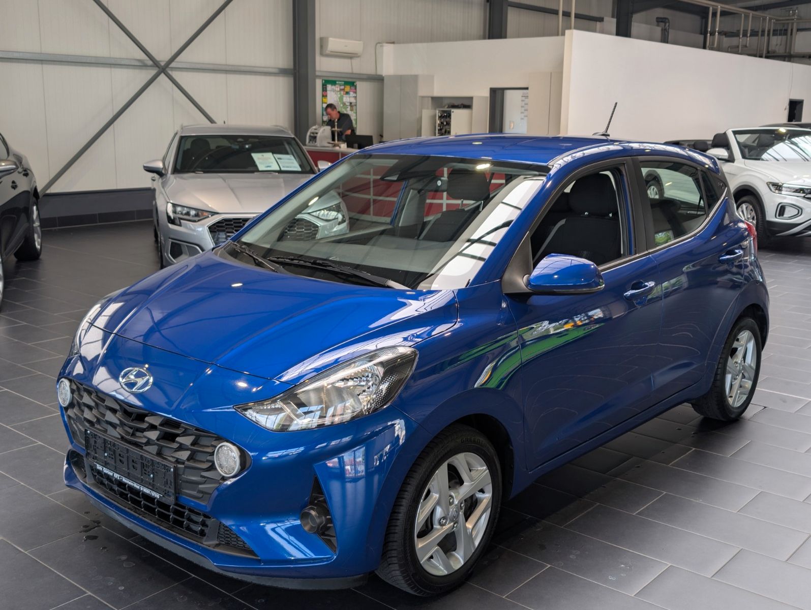 Hyundai i10 Trend - Samsaru's Car Outlet
