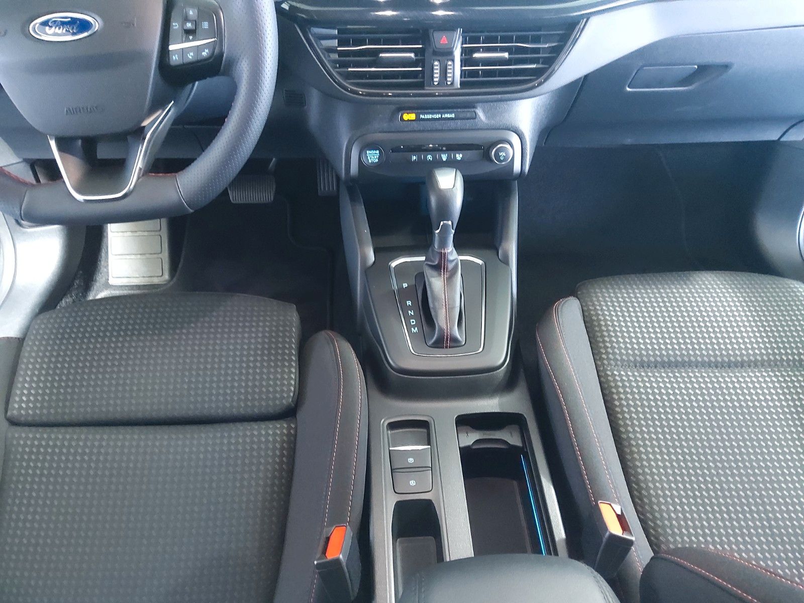 Ford Focus Turnier ST-Line Hybrid AT Navi Winter-Pake