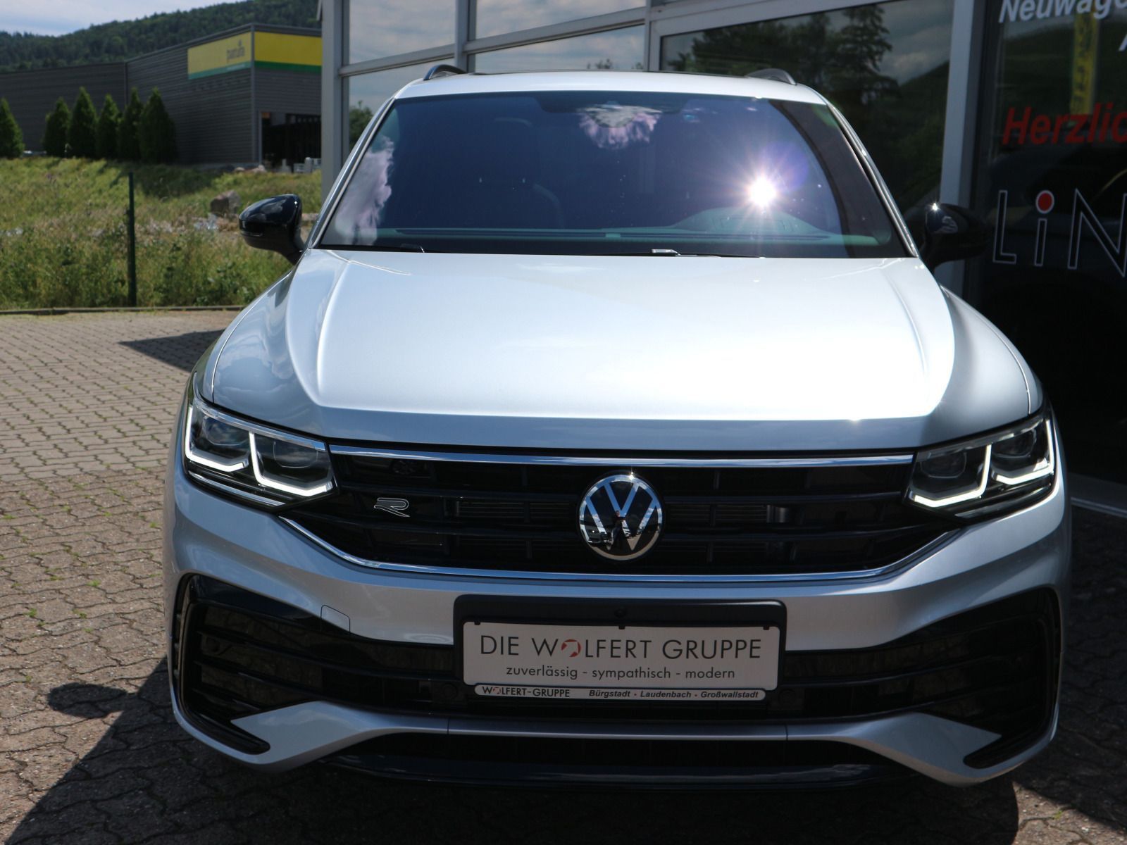 Volkswagen Tiguan R-Line 2.0 TDI 4M DSG AHK BlackStyle PANO