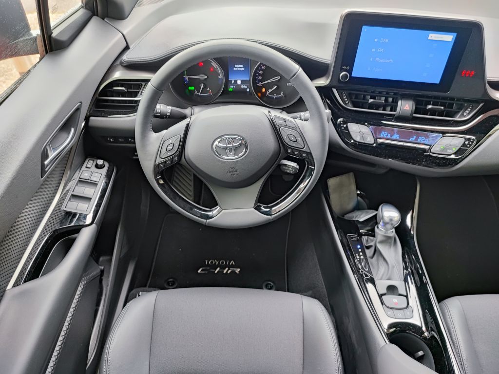 Toyota C-HR 2.0 Hybrid - Samsaru's Car Outlet