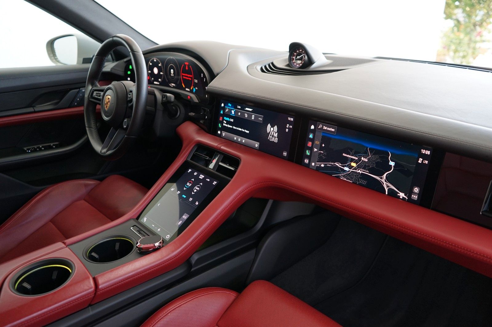 Porsche Taycan 4 S*KREIDE/PANO/CHRONO/3xDISPLAY/MEGA !!