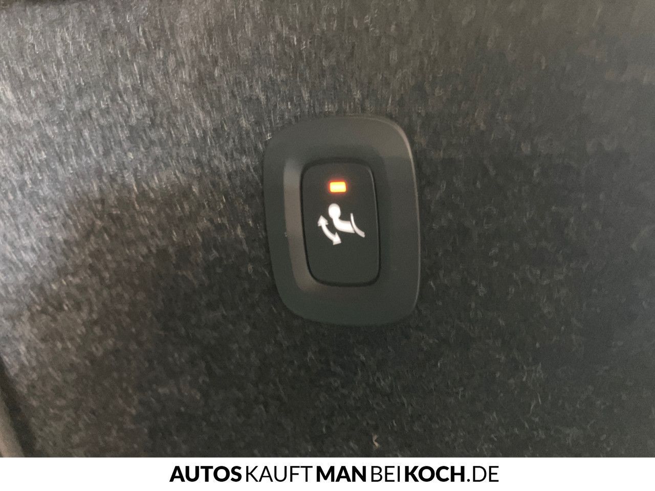 Volvo XC40 B3 DKG Core AHK LED SHZ/LHZ NAVI PDC/CAM!