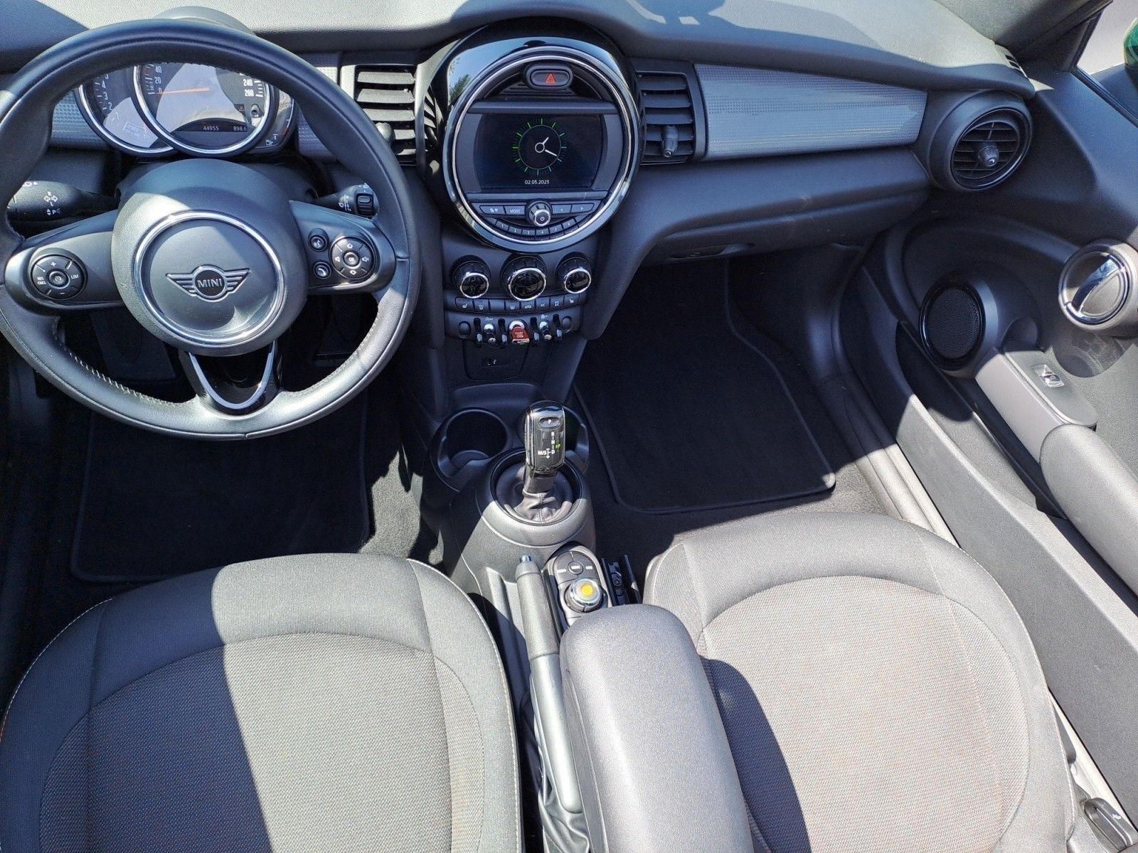 MINI Cooper Cabrio - Samsaru's Car Outlet