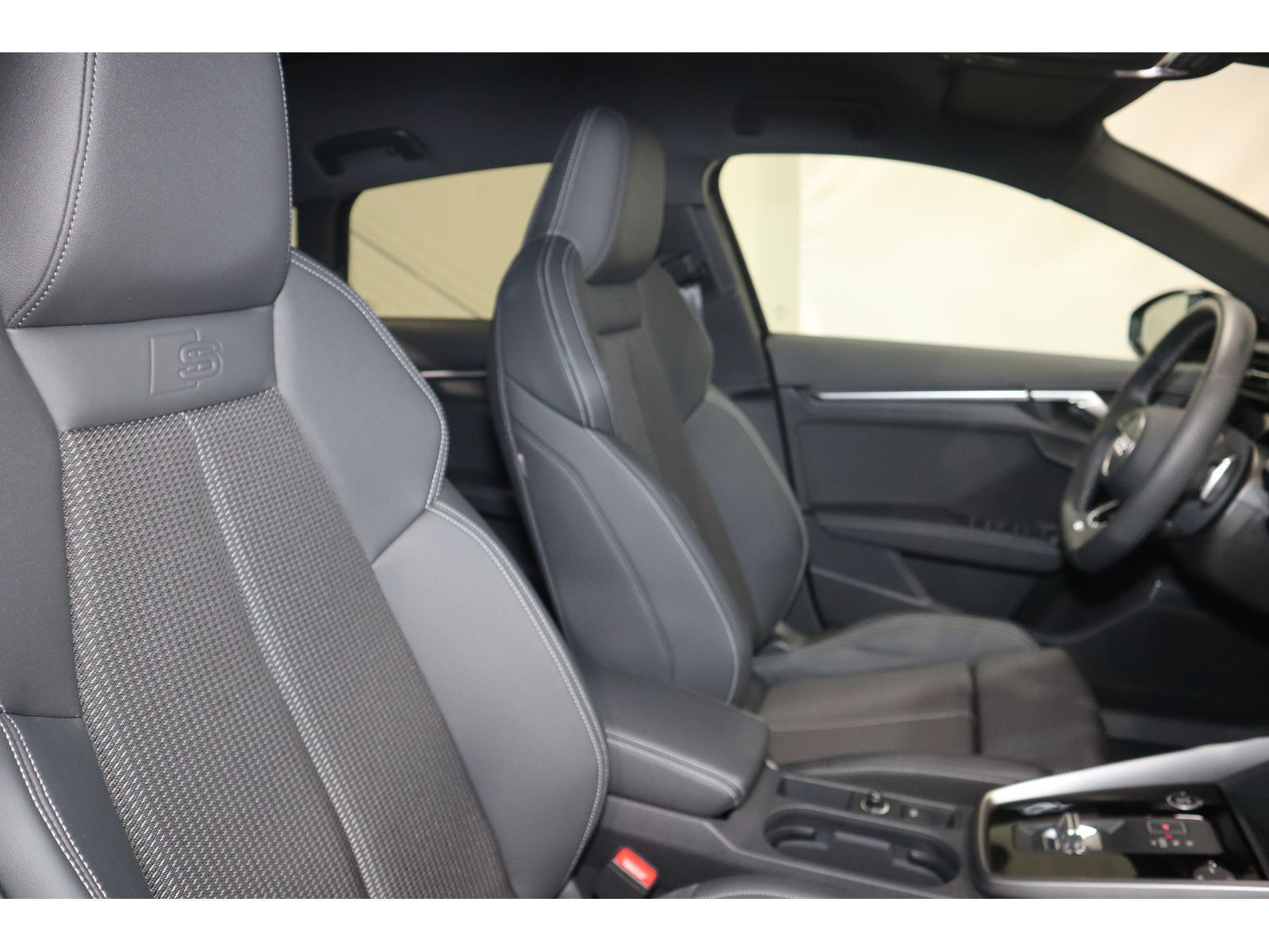 Audi A3 Sportback 35 TFSI S line - Samsaru's Car Outlet