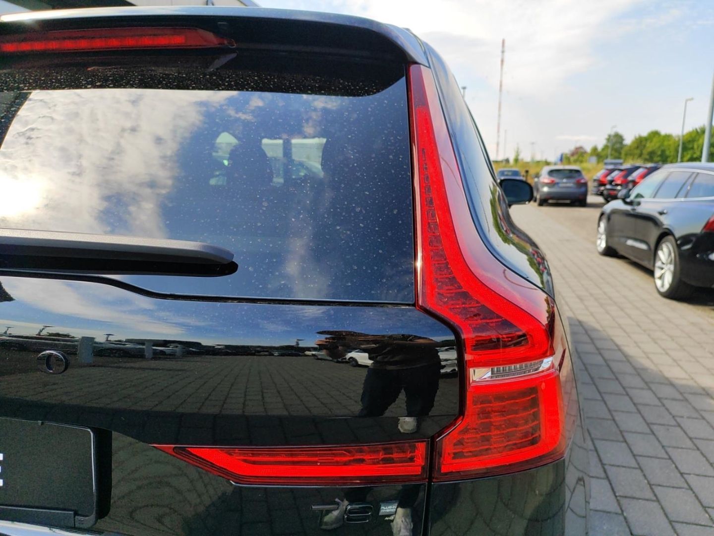 Volvo XC60 T8 Ultra Black Edition Recharge Plug-In Hyb - Samsaru's Car Outlet