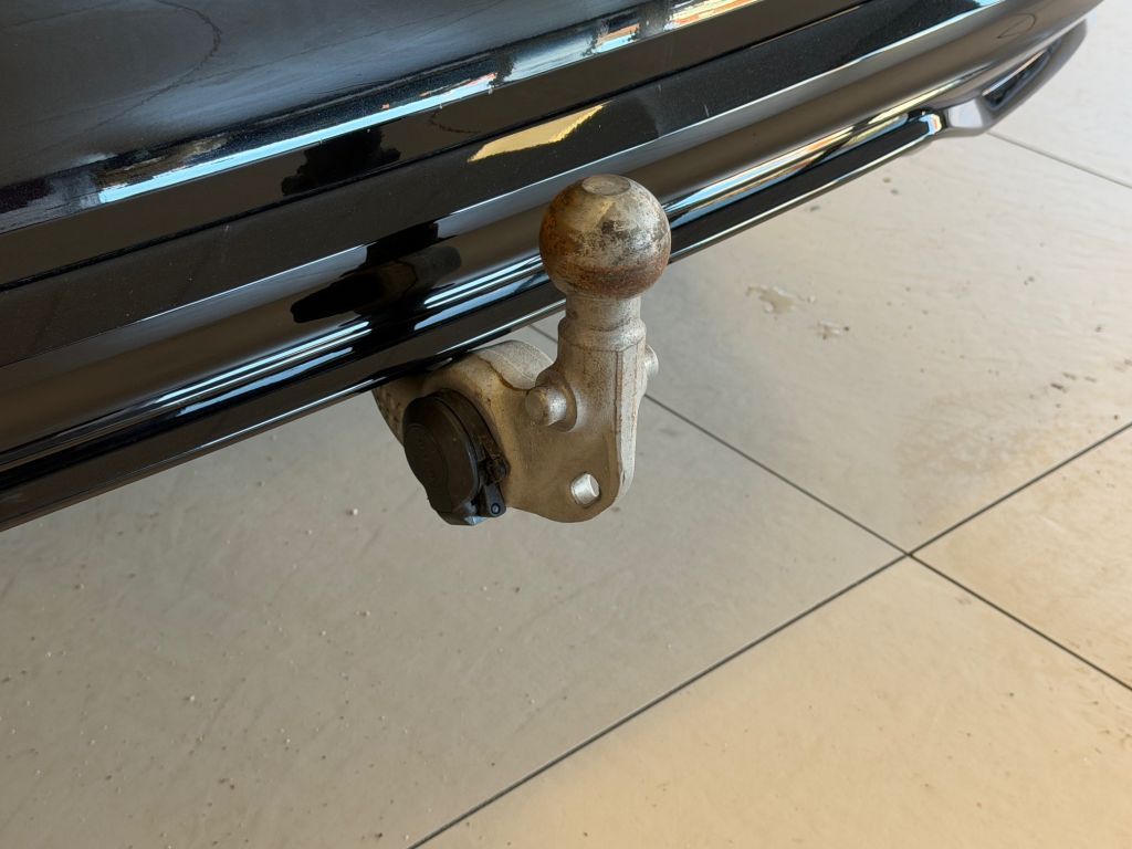 Volvo V60 T6 Plug-in Hybrid AWD Plus Dark +AHK+360°+WR