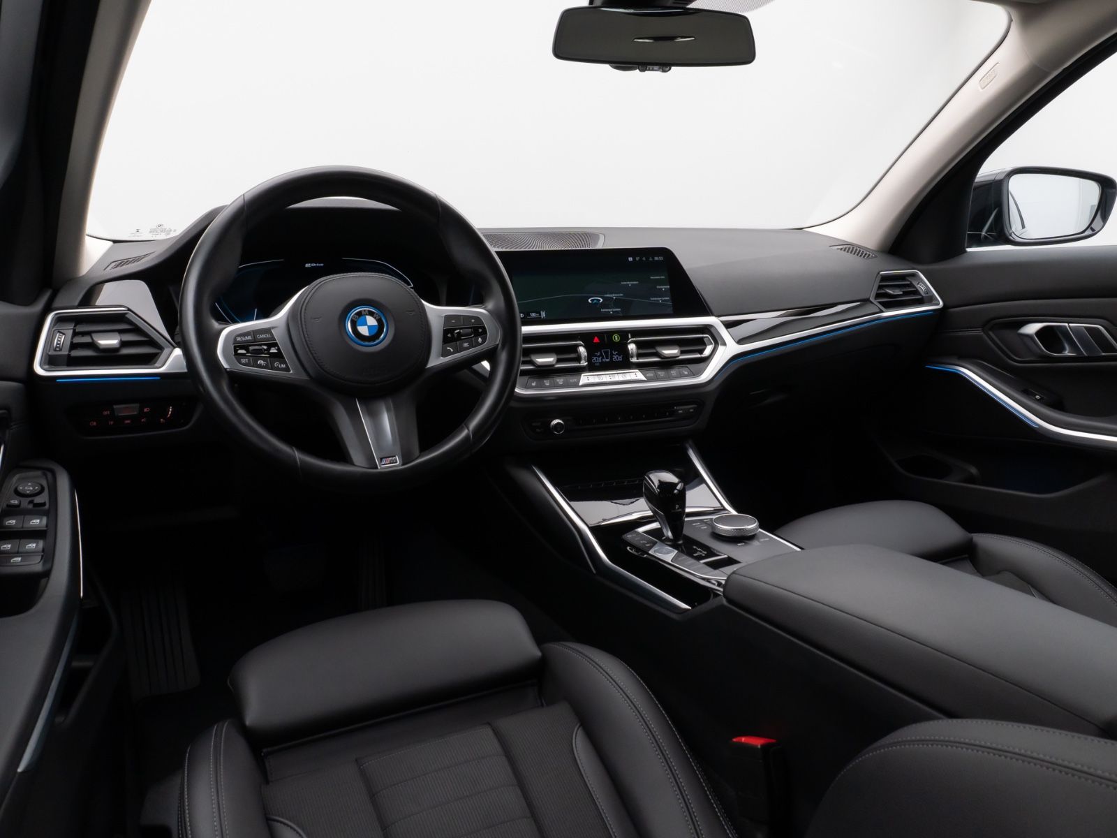 BMW 330e xD Sport Line 360°DAB Stop&Go LED Alarm AHK