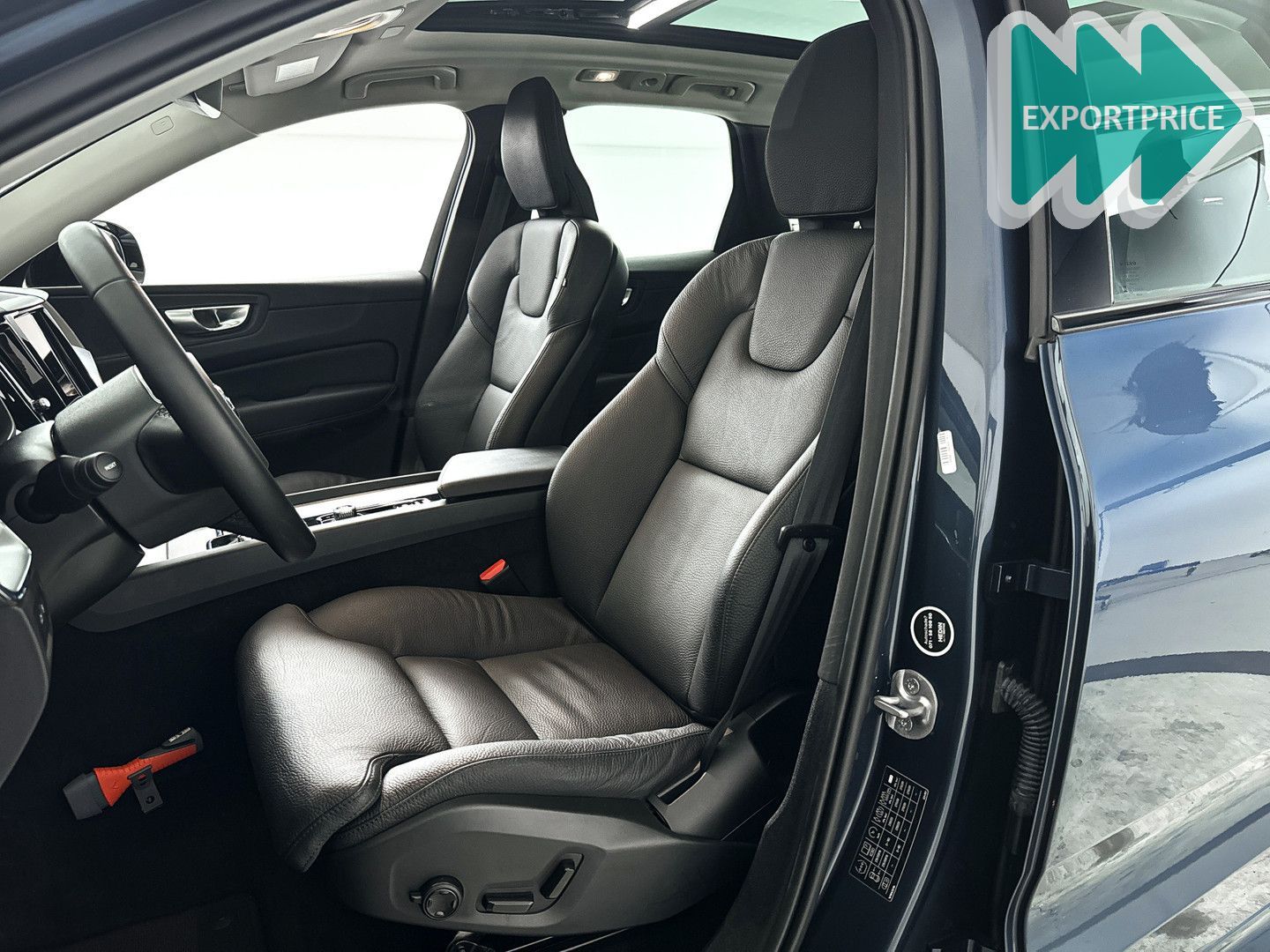 Volvo XC60 T6 Plug-in hybrid AWD Plus Dark | panorama