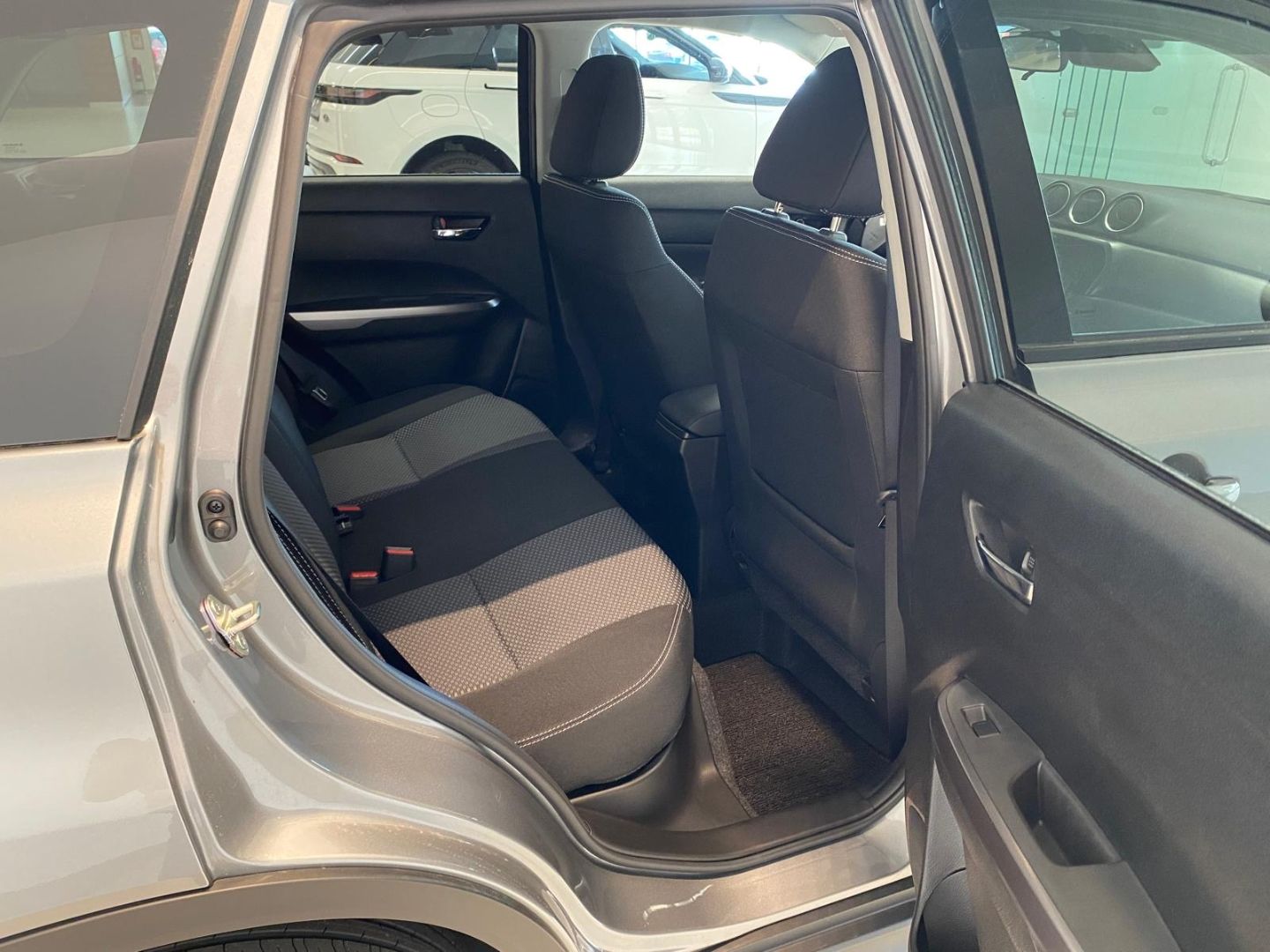 Suzuki Vitara 1.5 AGS Comfort - Samsaru's Car Outlet