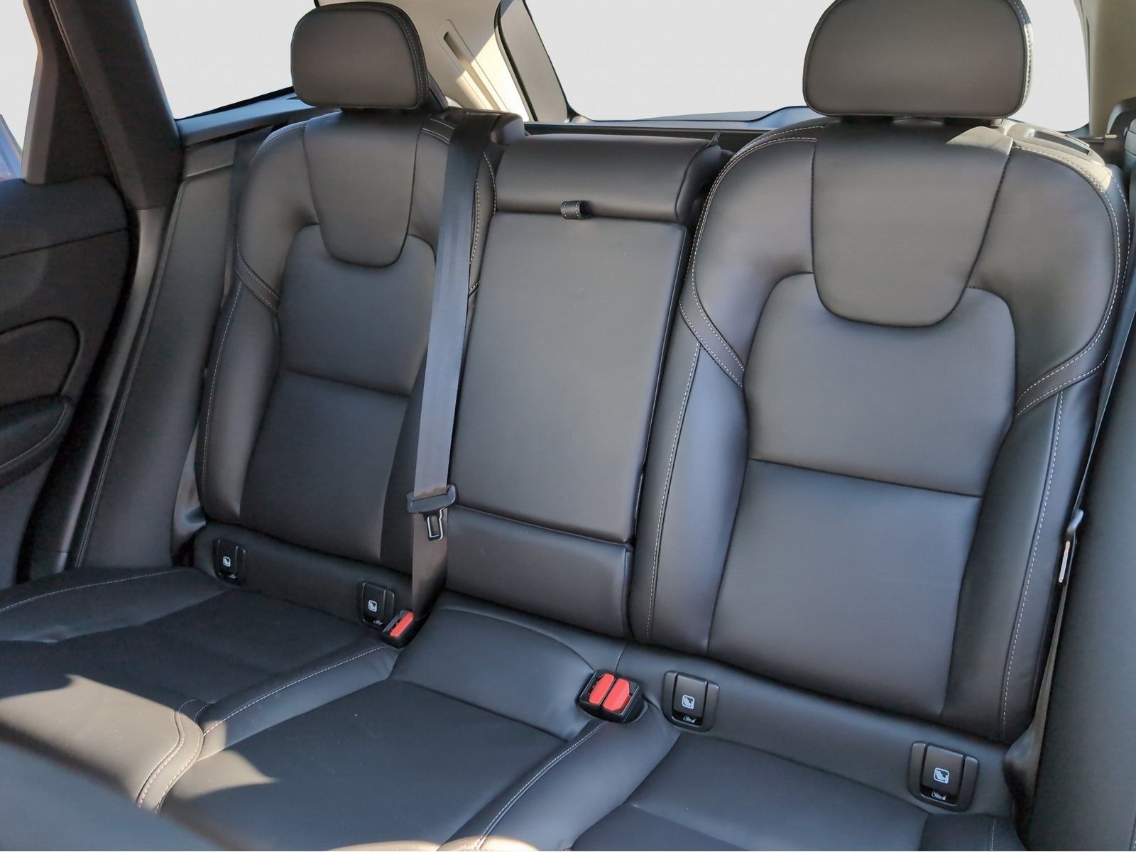 Volvo XC60+B5+AWD+AHKsemi+Panorama+360°Kam+Head-up+PDC