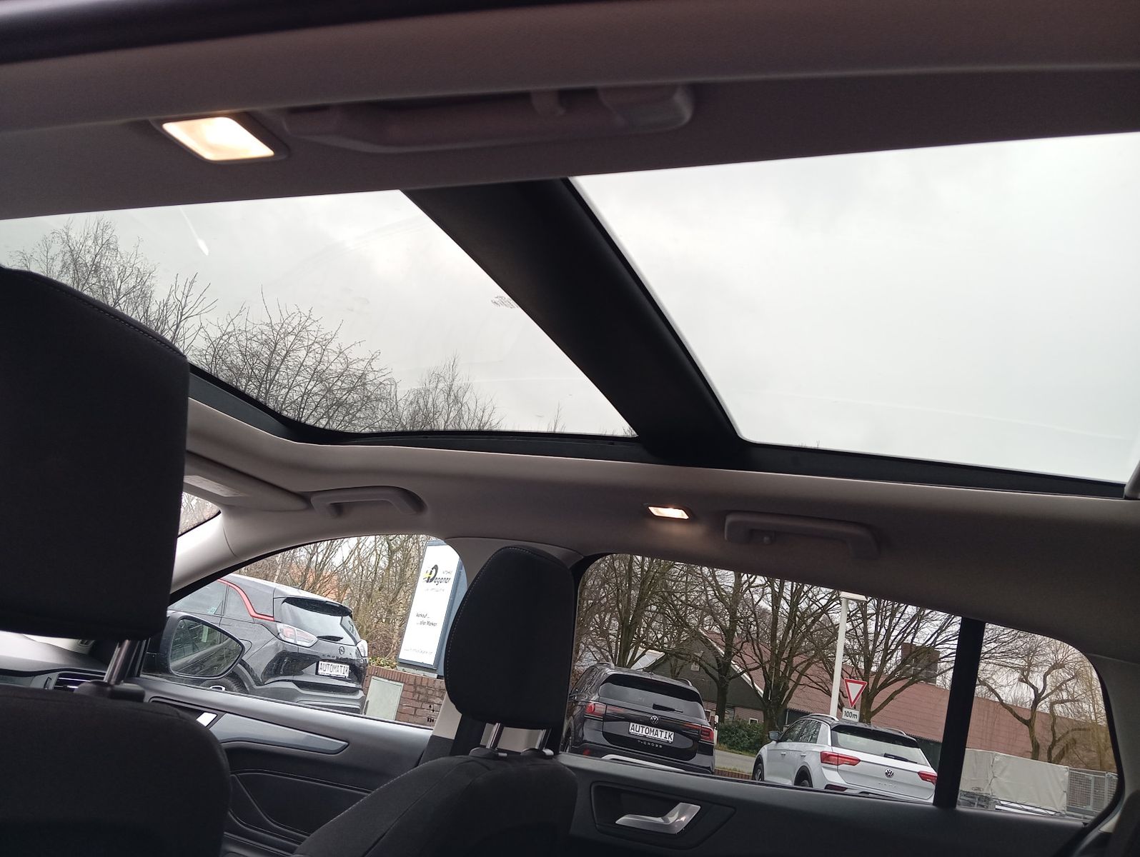 Ford Focus / Pano. / AT / AHK / Sitz-Lenkradheizung