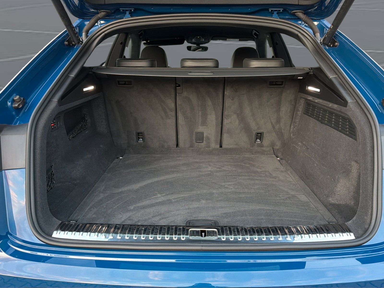 Audi Q8 50 TDI quattro S line 21"  Valcona B&O Laser