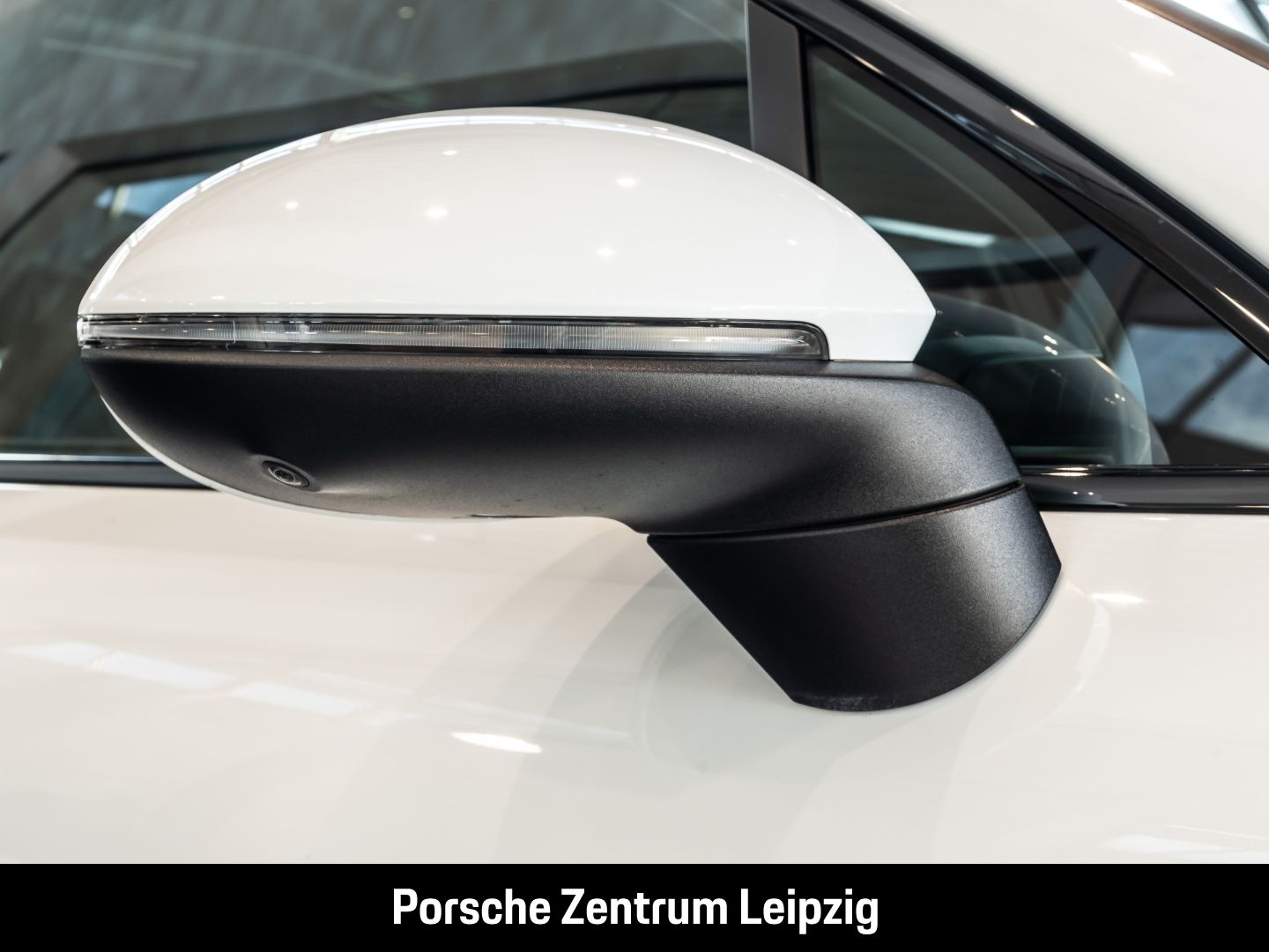 Porsche Cayenne E-Hybrid Coupe SportDesign HD-Matrix Inn