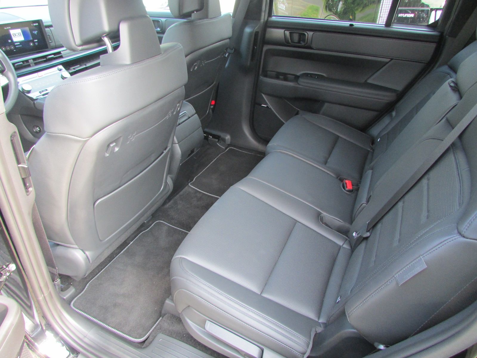 Hyundai Santa Fe Blackline 1.6 T-GDI PHEV 4WD - Samsaru's Car Outlet