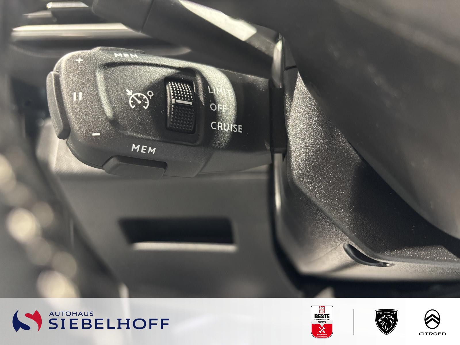 Peugeot 3008 Roadtrip HYBRID 225 e-EAT8