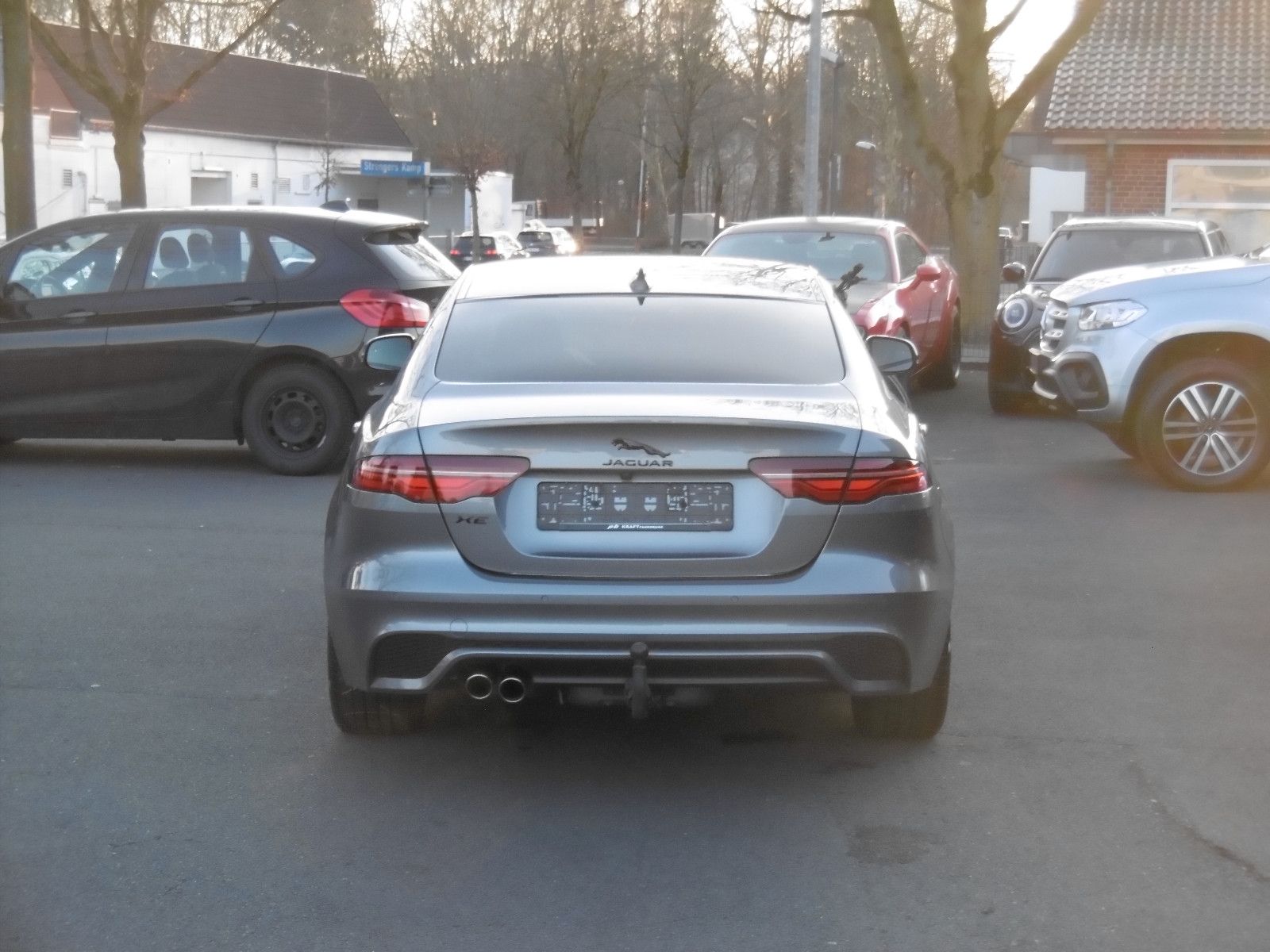 Jaguar XE R-Dynamic Black Edi. AWD AHK Leder el. Sitze