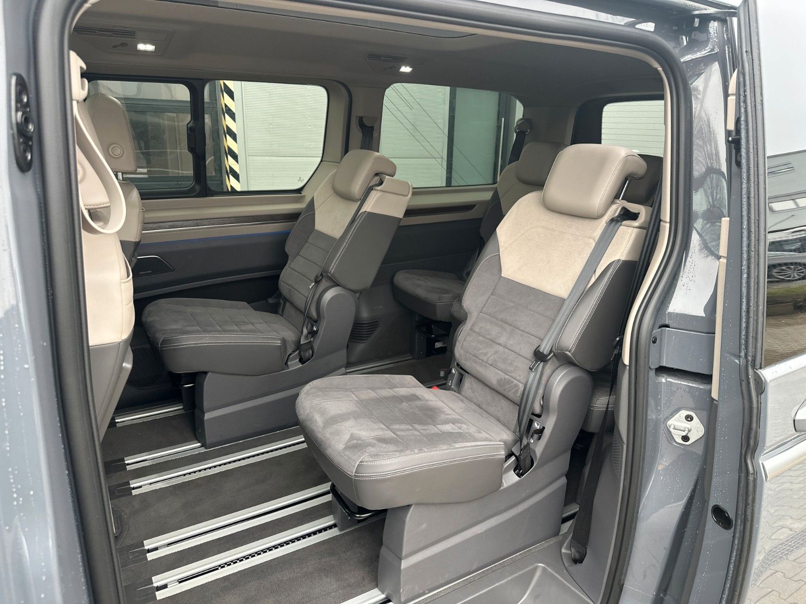 Volkswagen T7 Multivan - Samsaru's Car Outlet