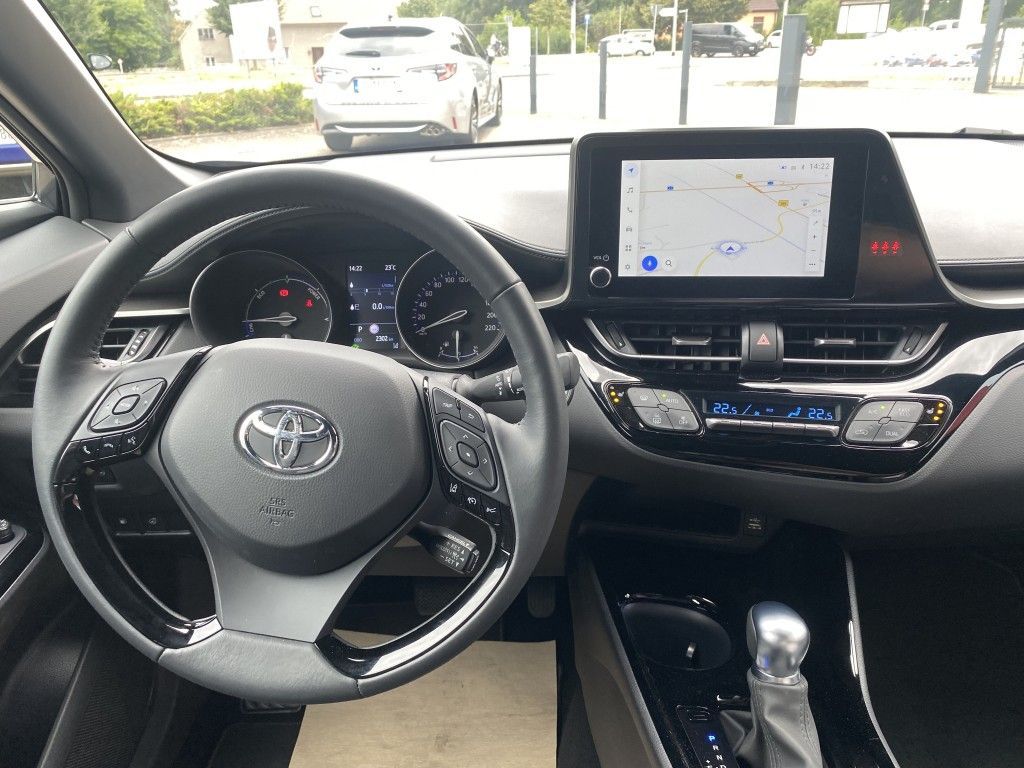 Toyota C-HR 2.0 Hybrid - Samsaru's Car Outlet