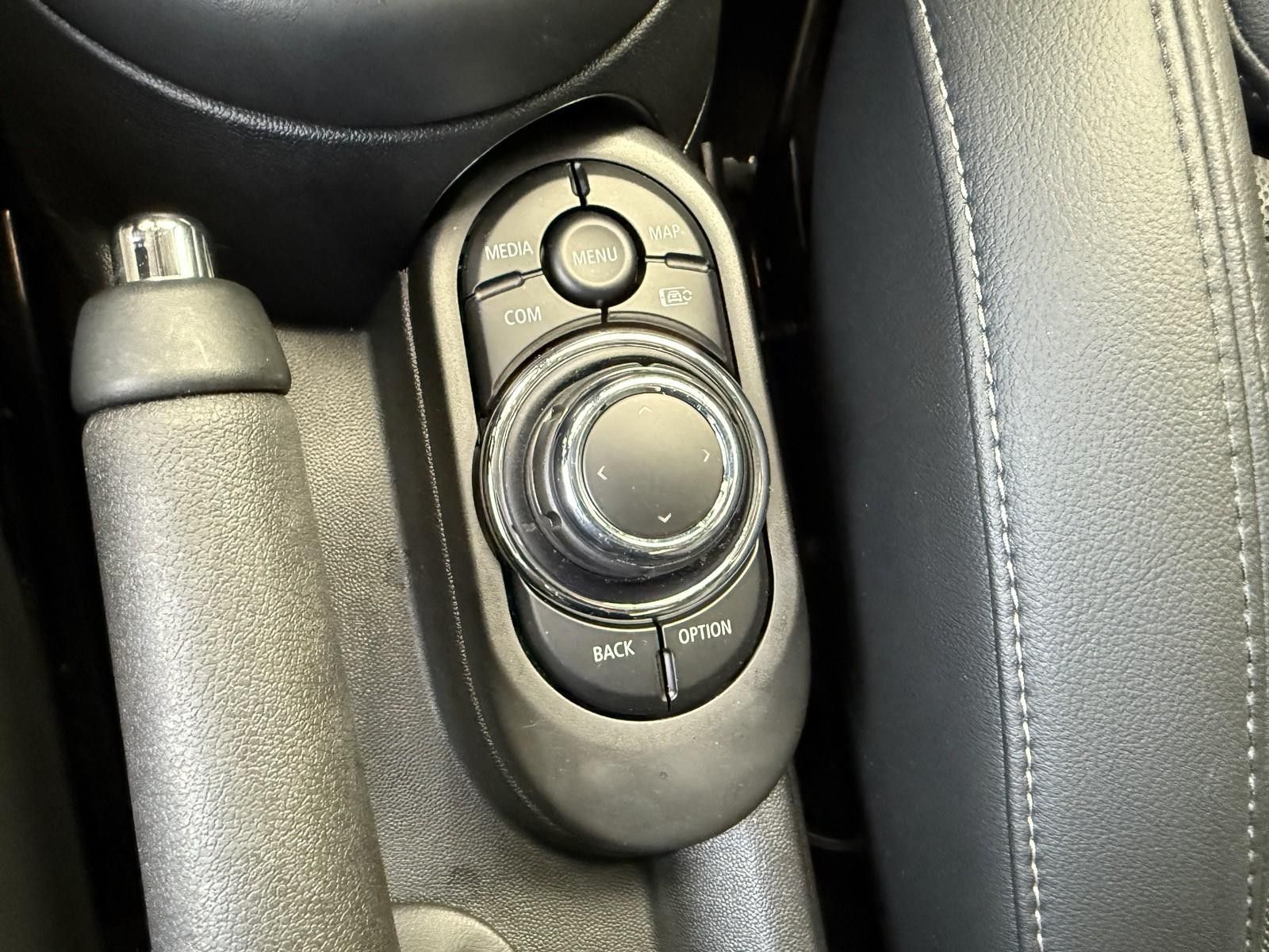 MINI Cooper S - Samsaru's Car Outlet
