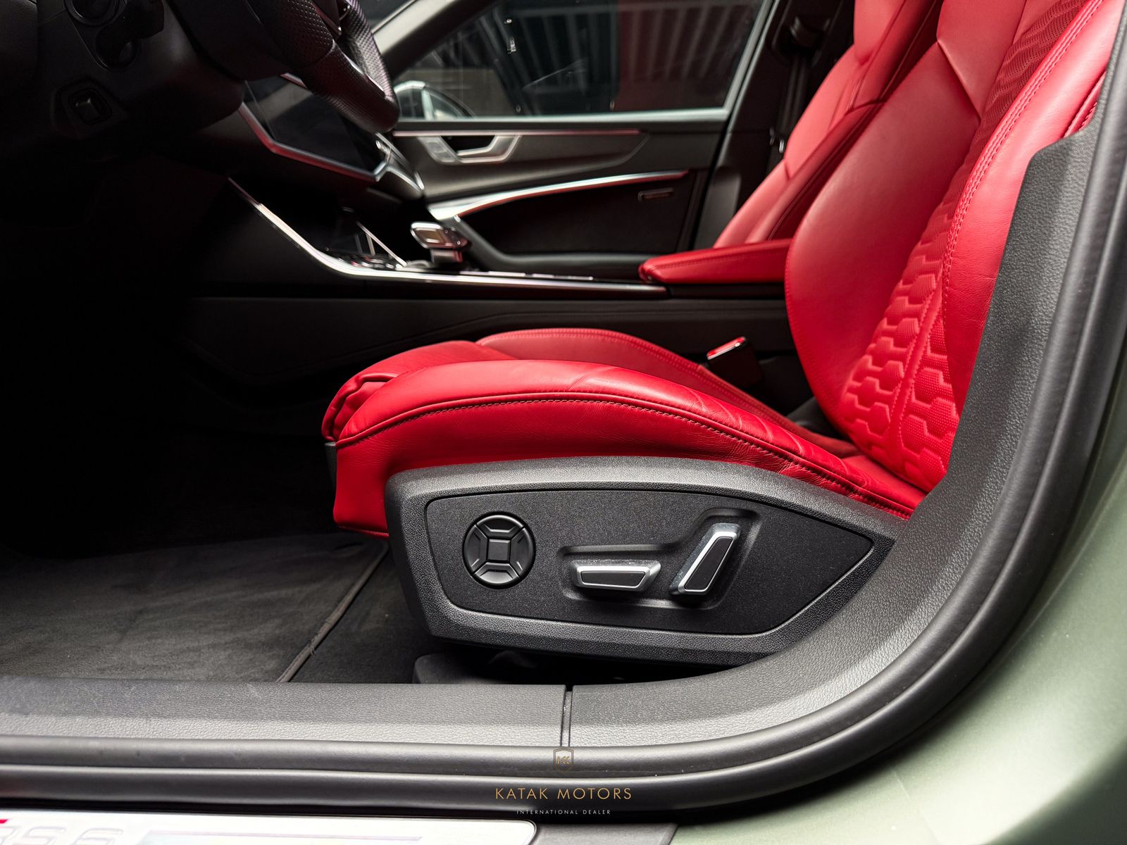 Audi RS6 PERFORMA/FULLCARBON/DYNAMIK+/PANO/B&O/HEADUP