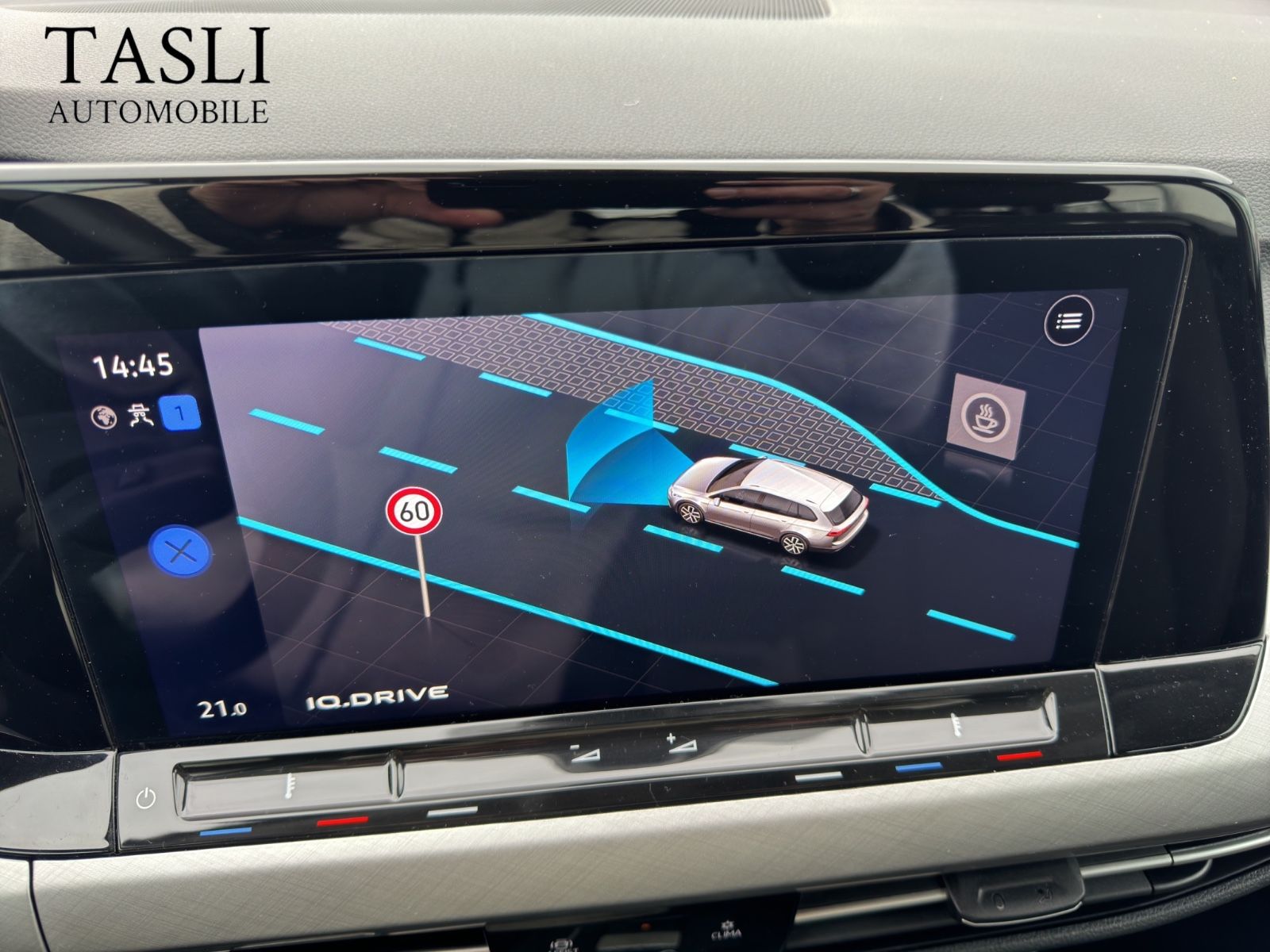 Volkswagen Golf VIII/8 Variant Life - Samsaru's Car Outlet