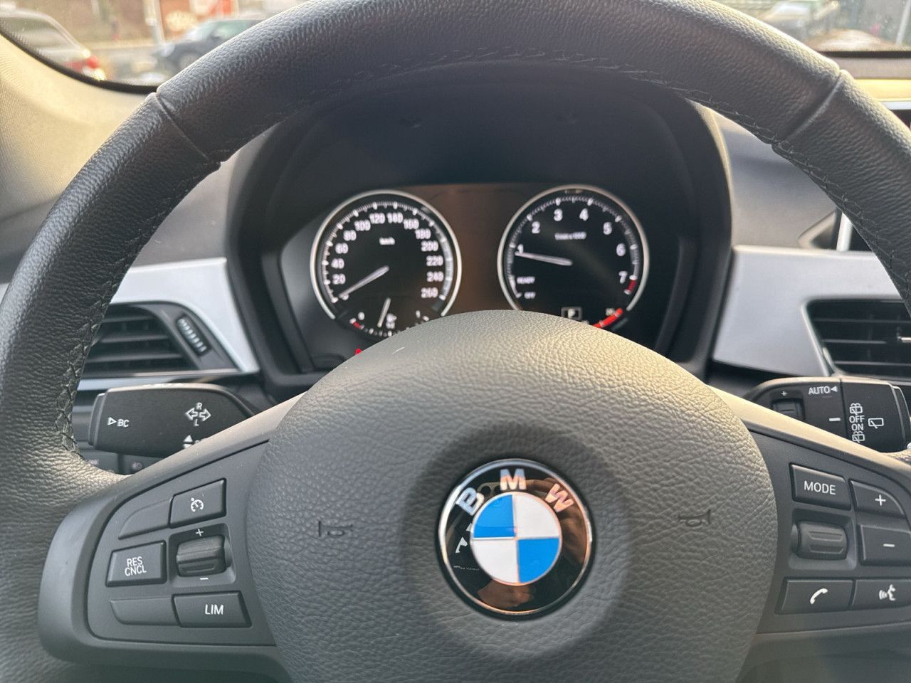 BMW X1 xDr20i Advant - Samsaru's Car Outlet