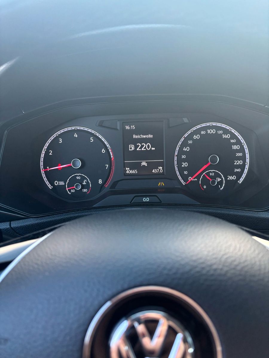 Volkswagen T-Roc - Samsaru's Car Outlet