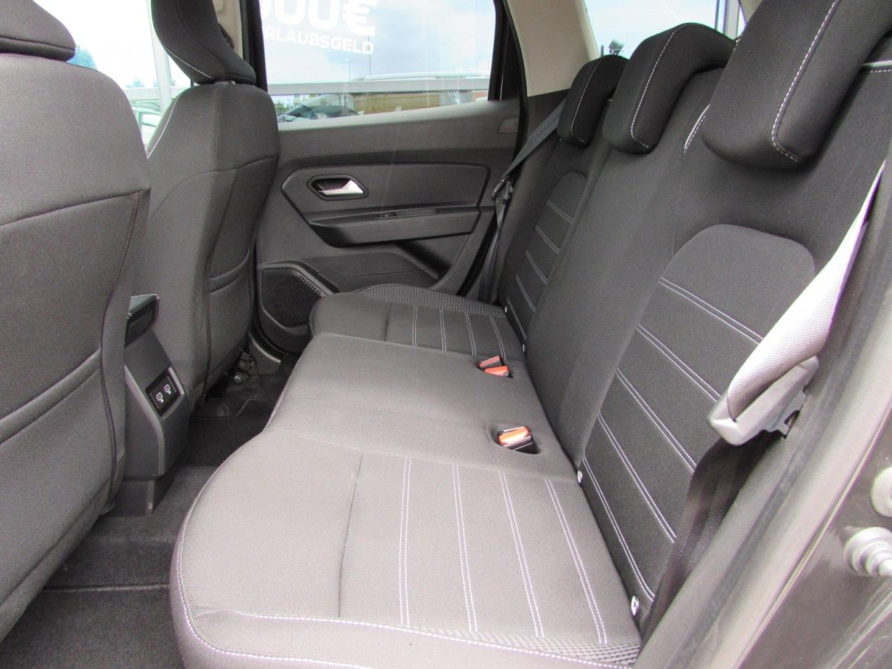 Dacia Duster TCe 130 Prestige 2WD - Samsaru's Car Outlet