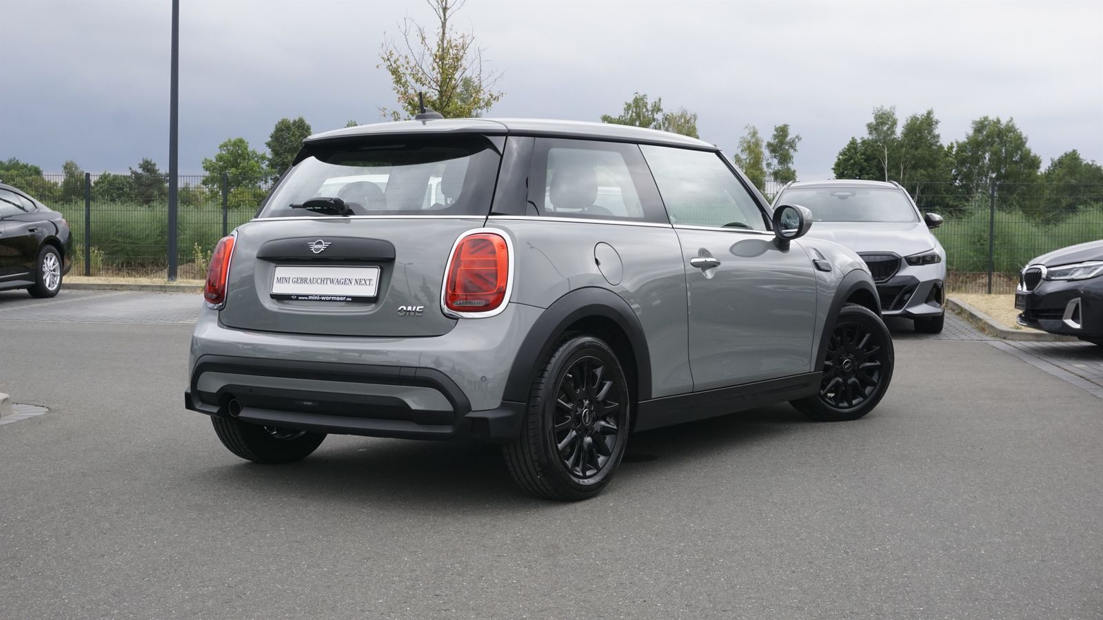 MINI One Hatch - Samsaru's Car Outlet