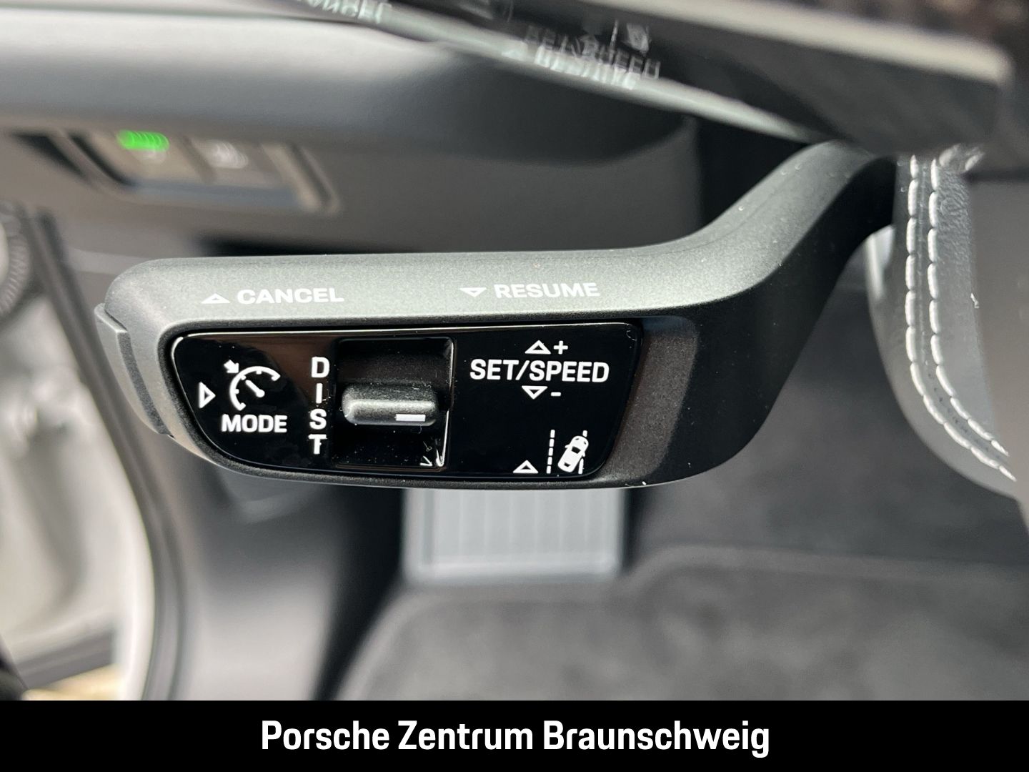 Porsche Cayenne GTS Coupe InnoDrive HA-Lenkung Head-Up