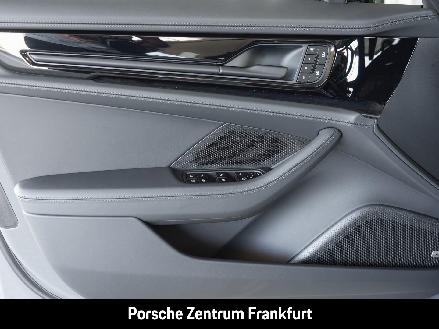 Porsche Panamera 4 E-Hybrid HA-Lenkung InnoDrive Head-Up