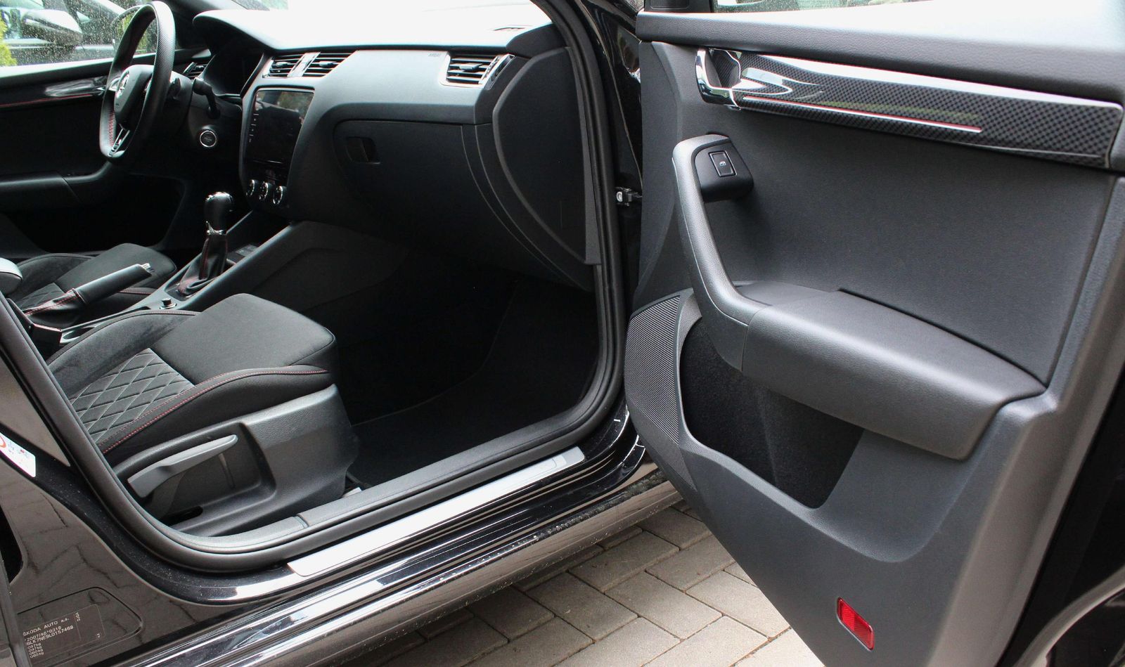 Skoda Octavia RS 4x4 - Samsaru's Car Outlet