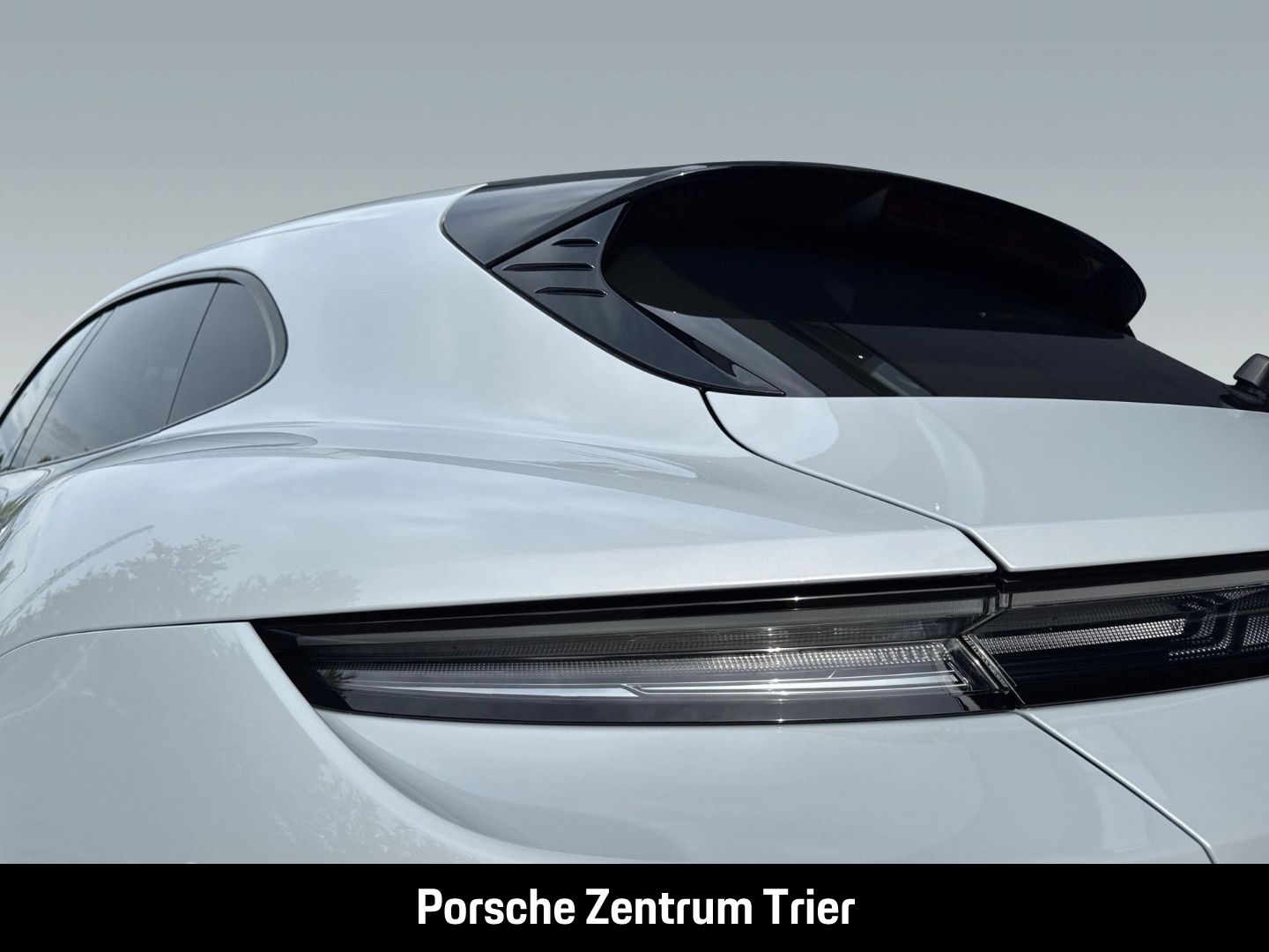 Porsche Taycan 4 Cross Turismo HA-Lenkung InnoDrive