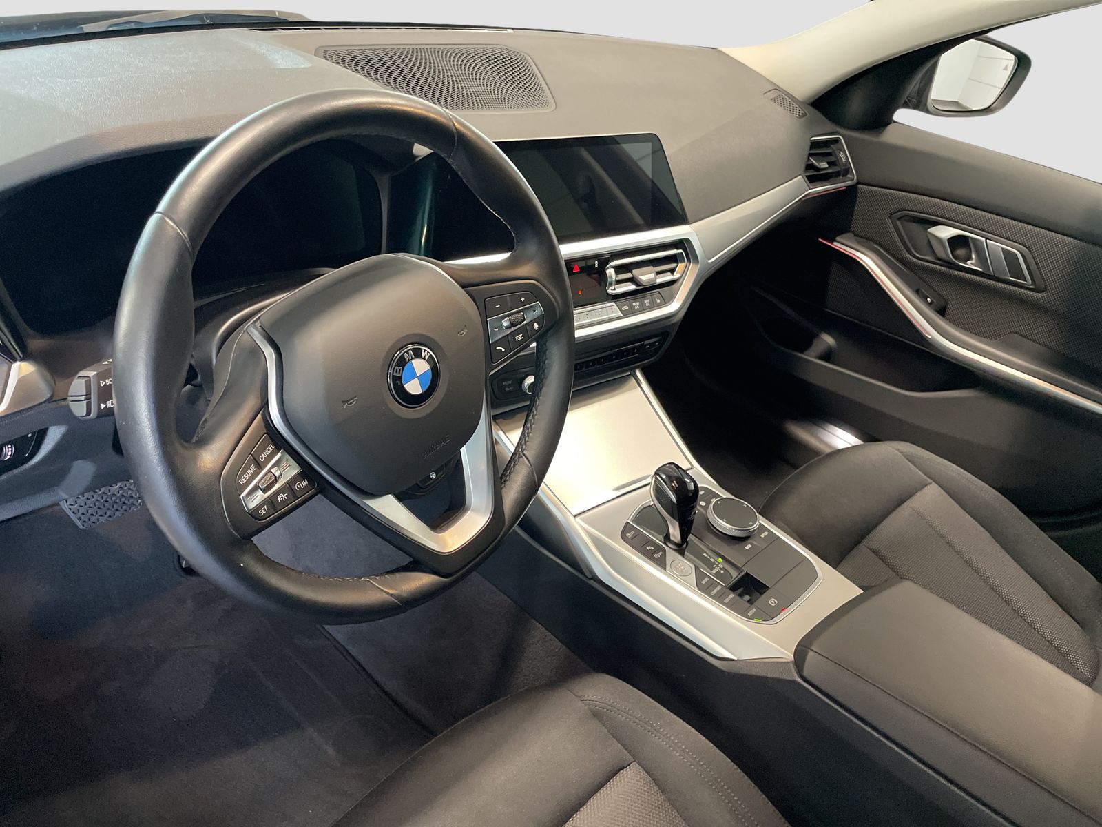 BMW 320i Touring - Samsaru's Car Outlet