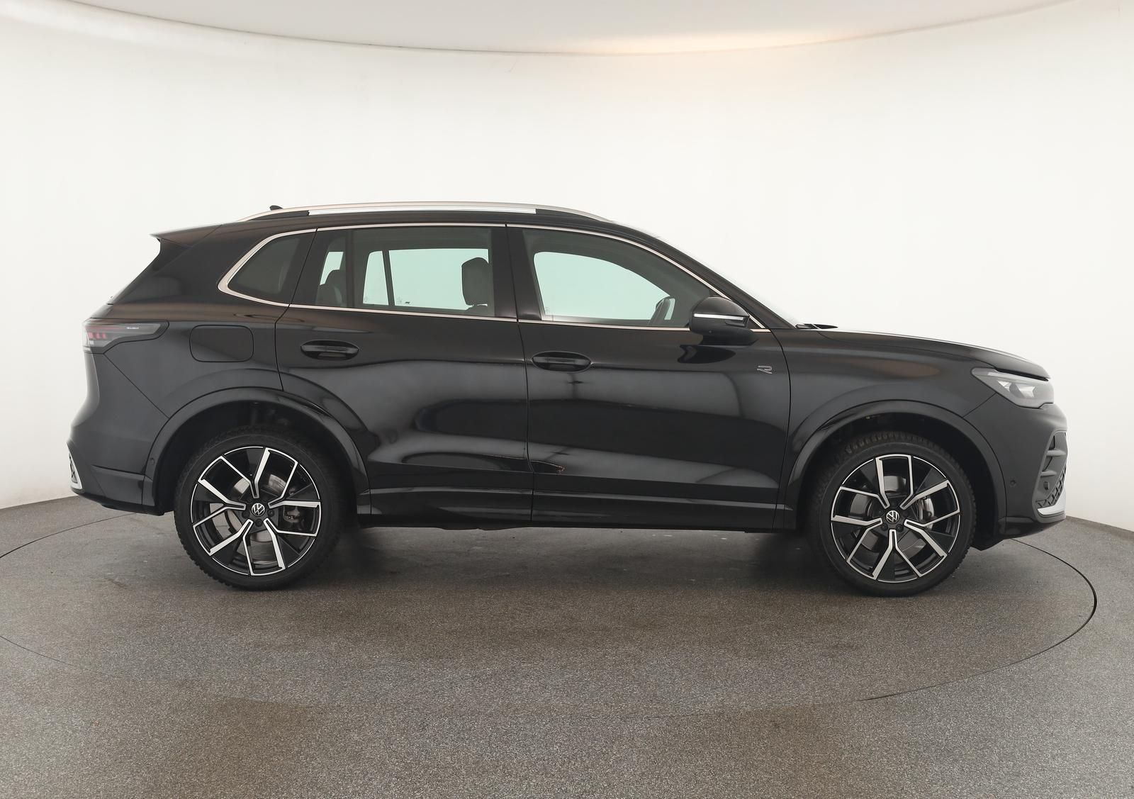 Volkswagen Tiguan 2.0 TDI 4M DSG R-Line Leder Pano Navi 360