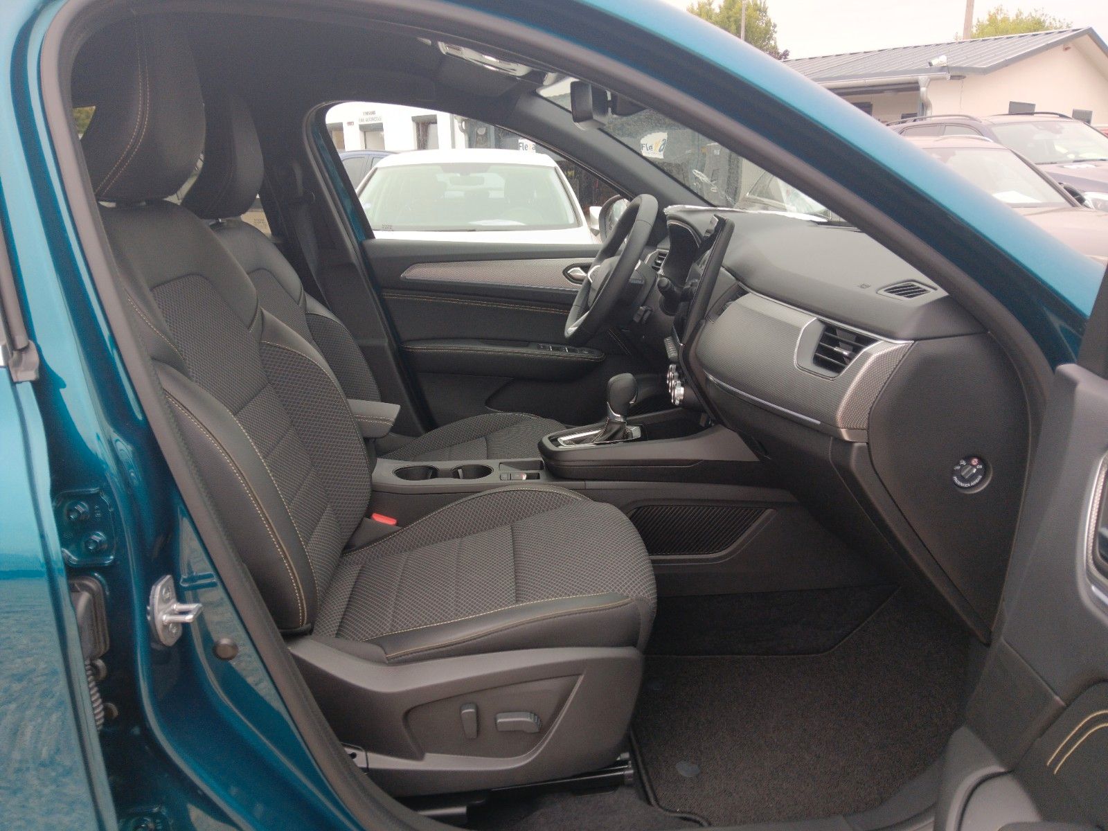 Renault Arkana Techno E-TECH Full Hybrid 145 - Samsaru's Car Outlet