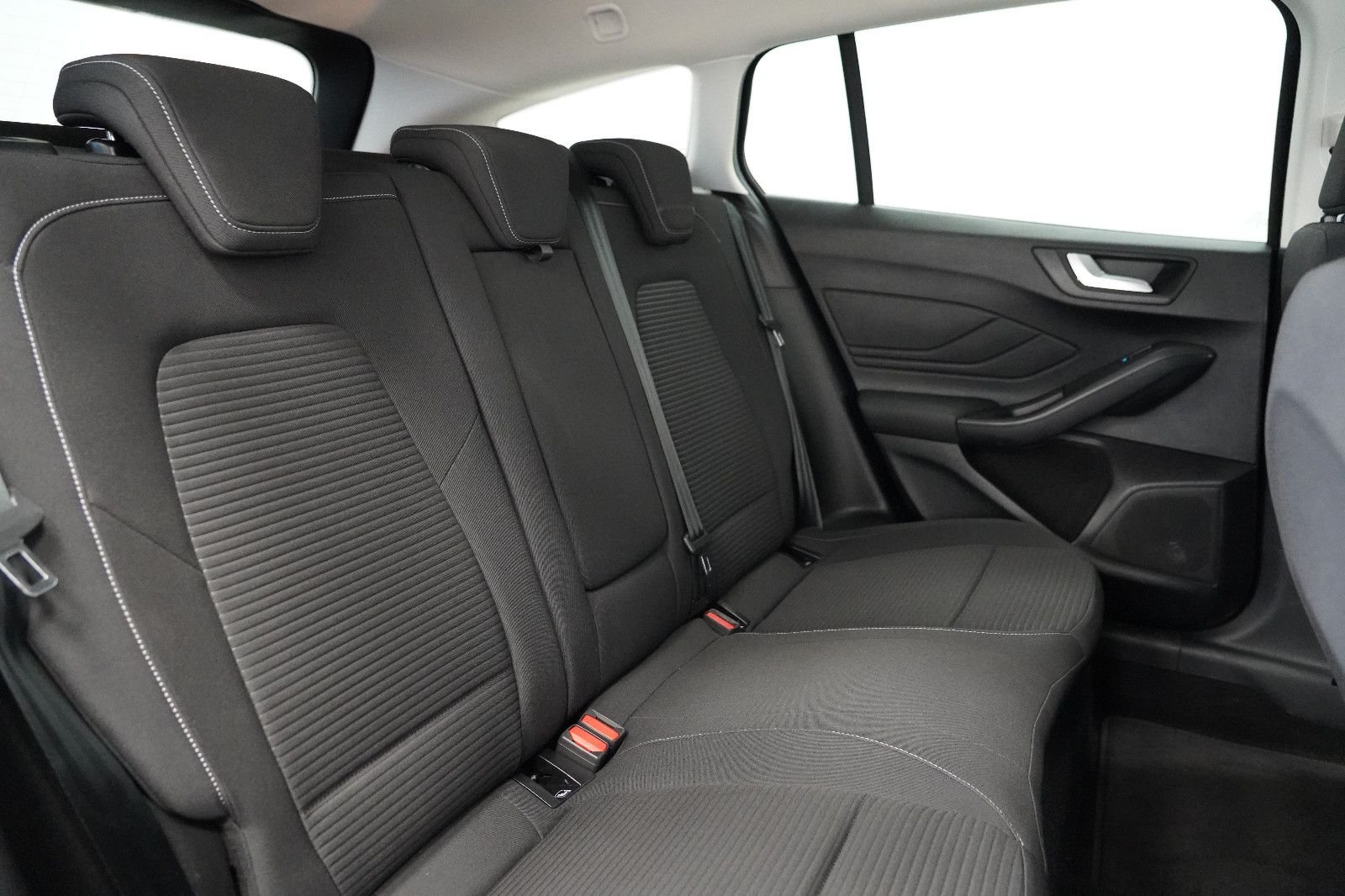 Ford Focus Turnier 1.5 Titanium - Samsaru's Car Outlet