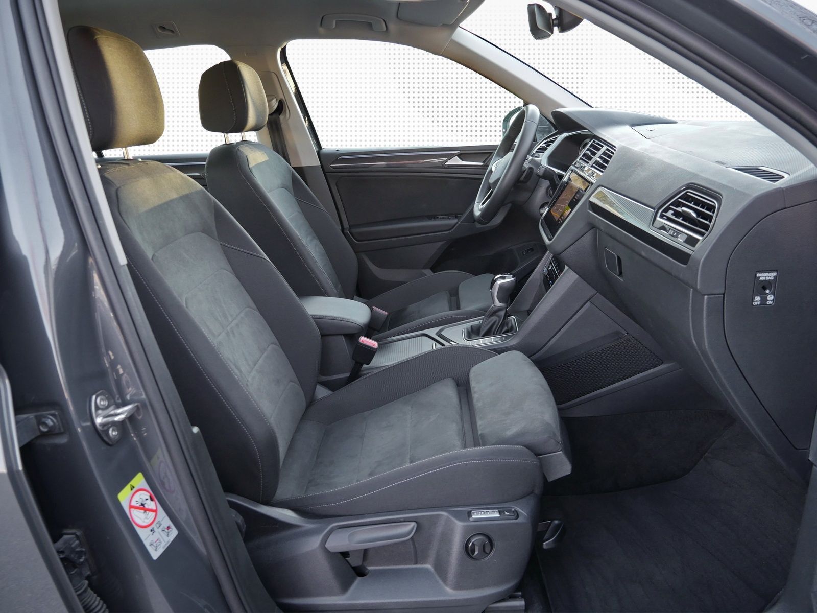Volkswagen Tiguan Elegance 2.0 TDI - Samsaru's Car Outlet