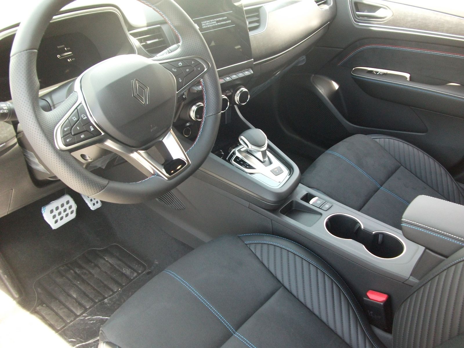 Renault Arkana ESPRIT ALPINE Full Hybrid - Samsaru's Car Outlet