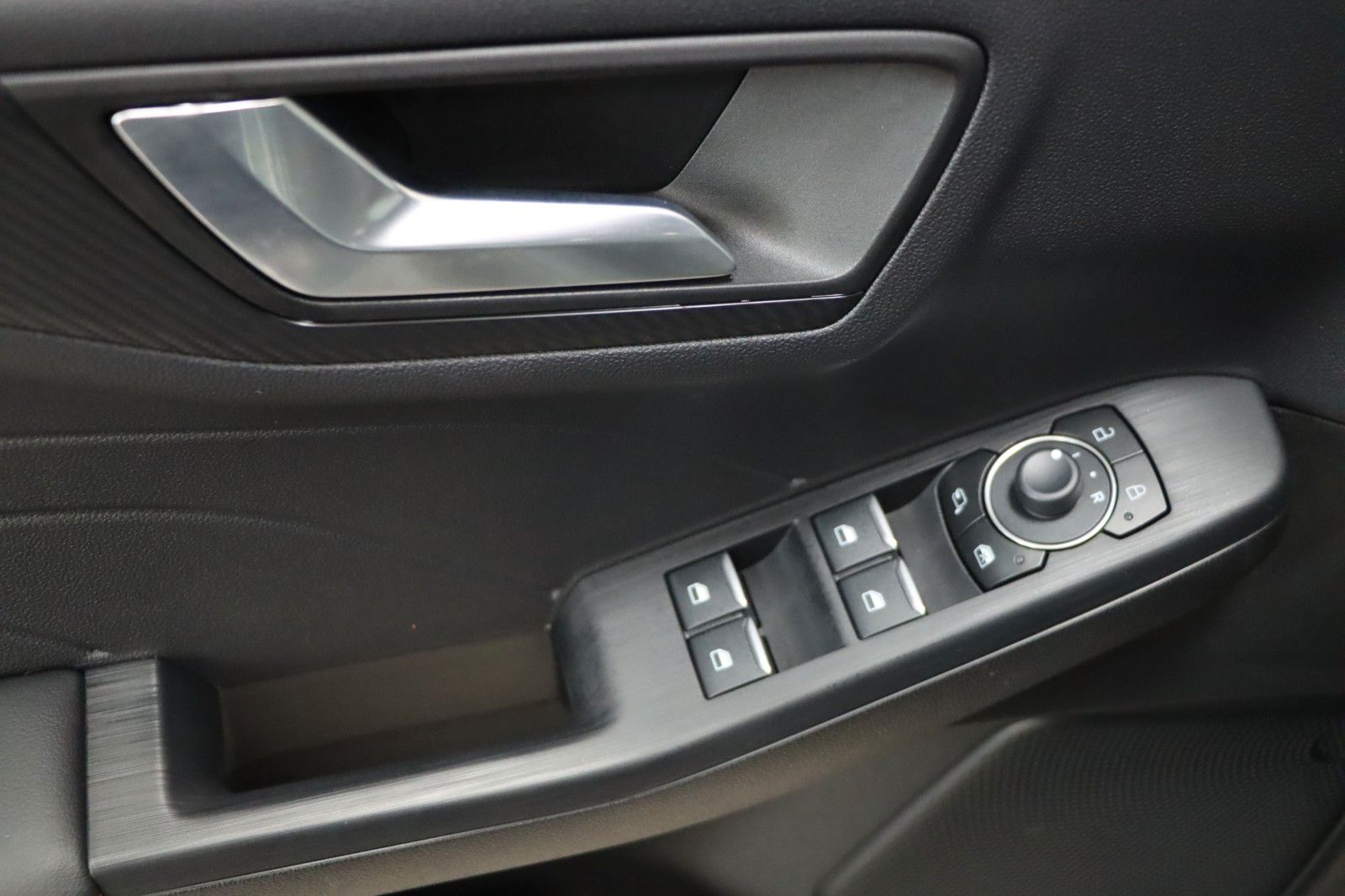 Ford Kuga ST-Line - Samsaru's Car Outlet