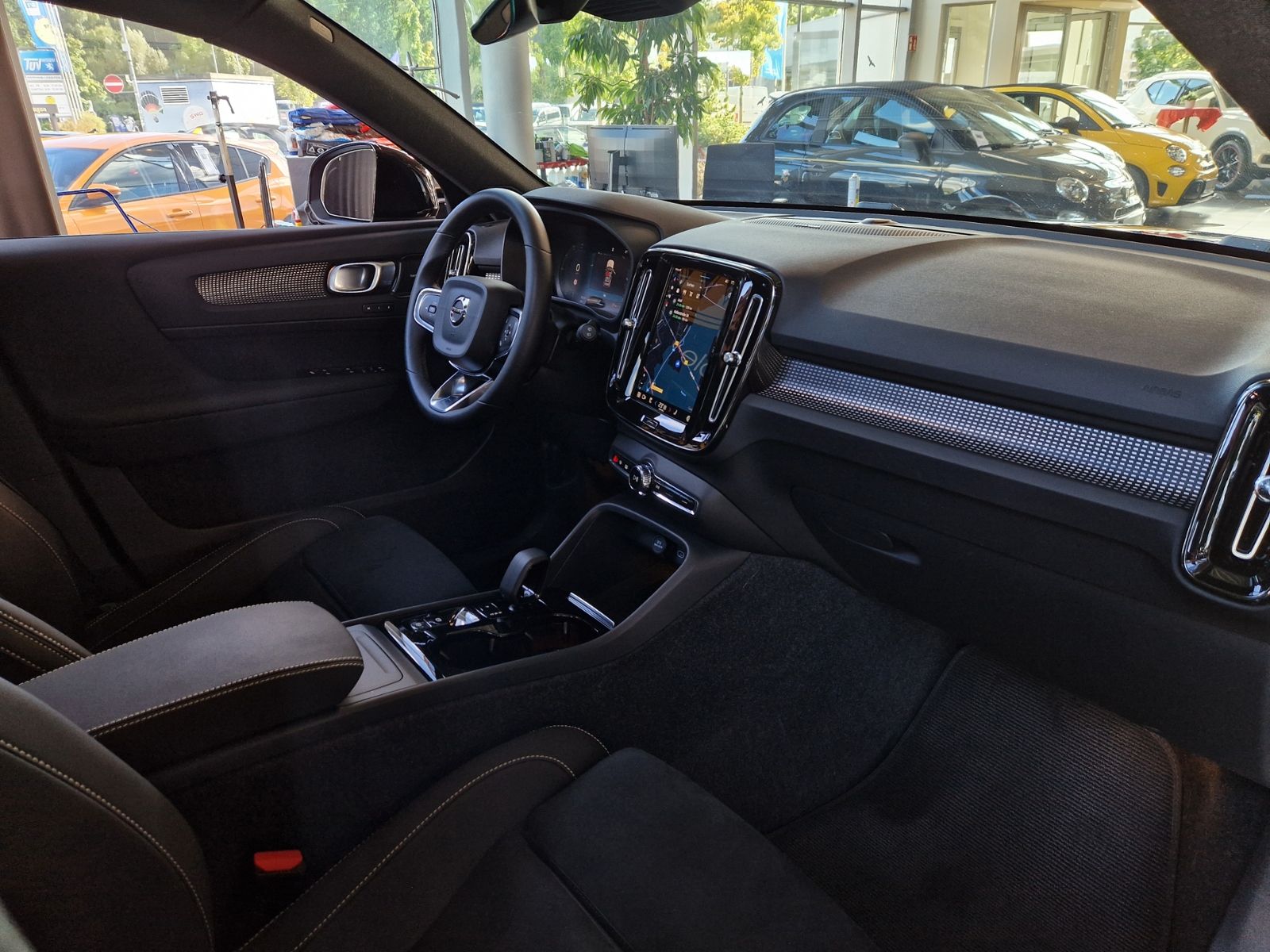 Volvo XC40 Ultra Dark PANO KLIMA ALU AHK NAVI