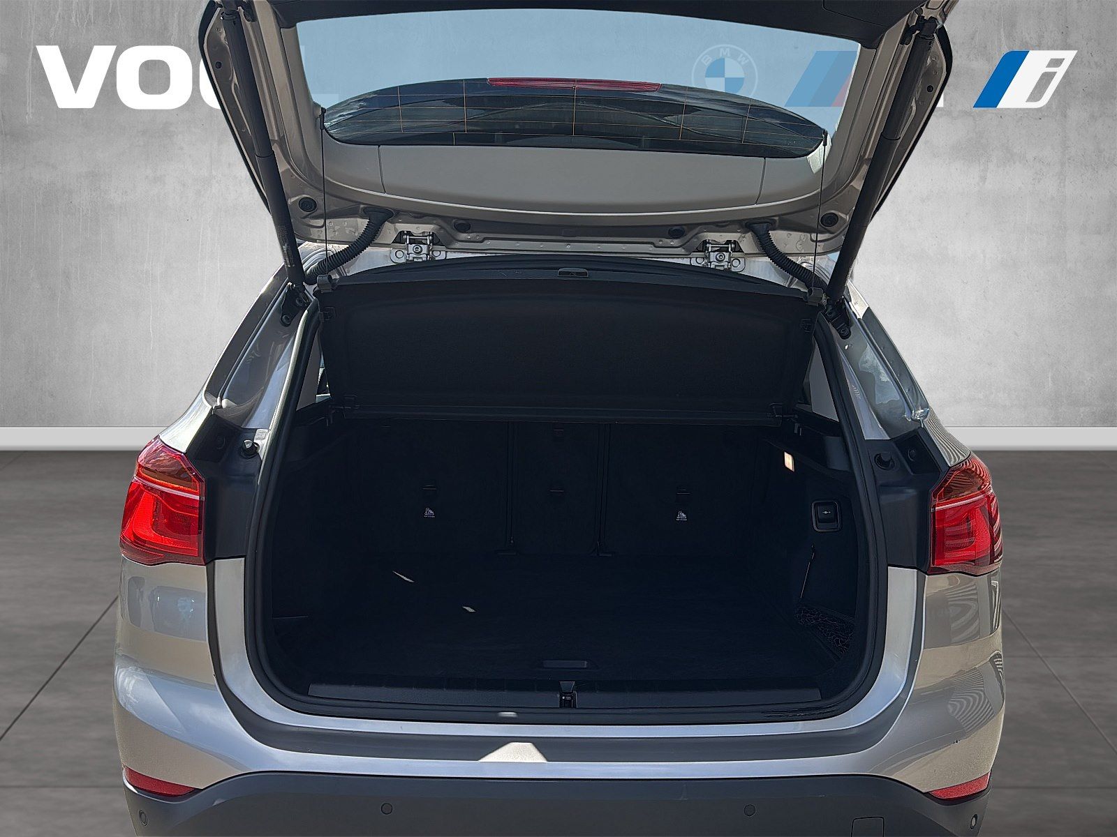 BMW X1 xDrive18d - Samsaru's Car Outlet