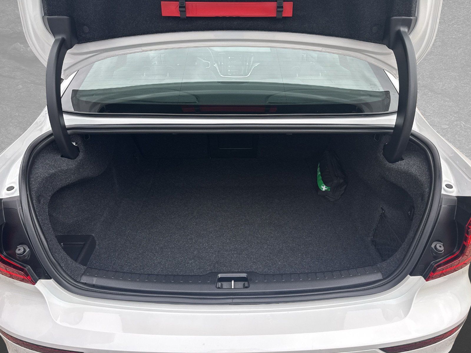 Volvo S60 B4 Benzin Plus Dark H&K STANDHZ LED LHZ SHZ