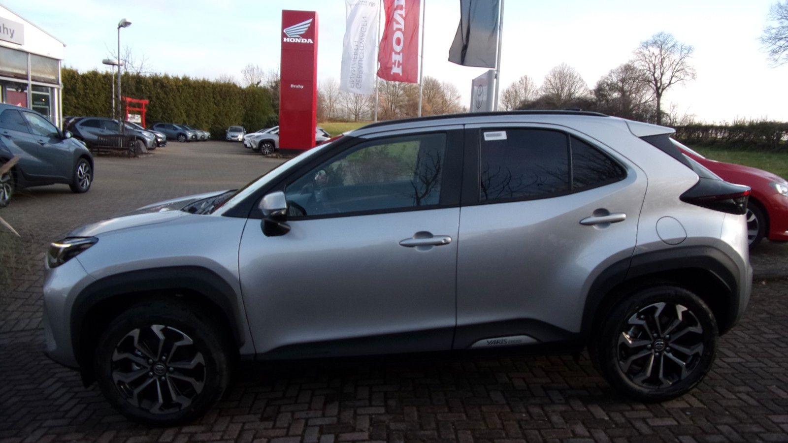 Toyota Yaris Cross 1,5-l-VVT-iE Teamplayer Safety P. V