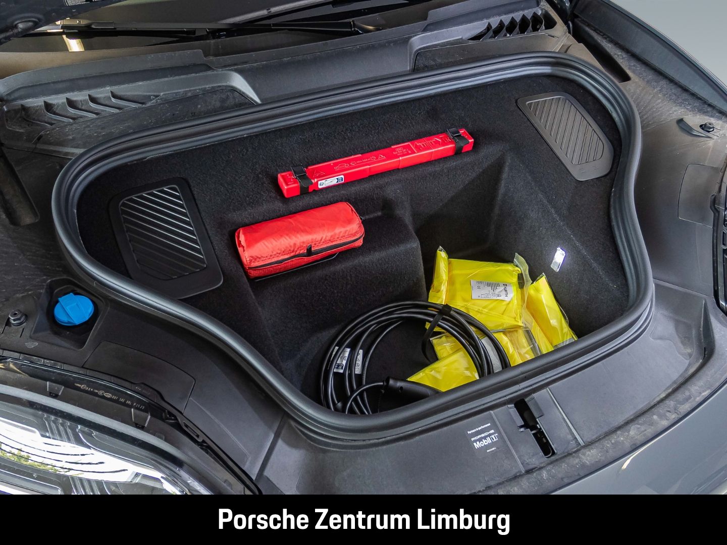 Porsche Macan 4S BOSE Luftfederung Panoramadach LED