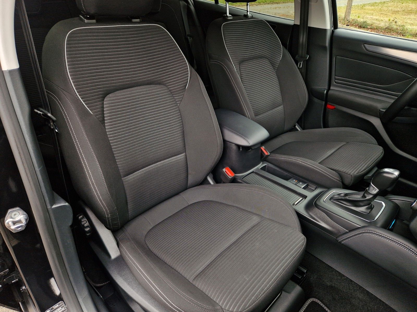 Ford Focus Tun.Titanium 1.Hd Aut. LED AHK NAVI Rf ACC