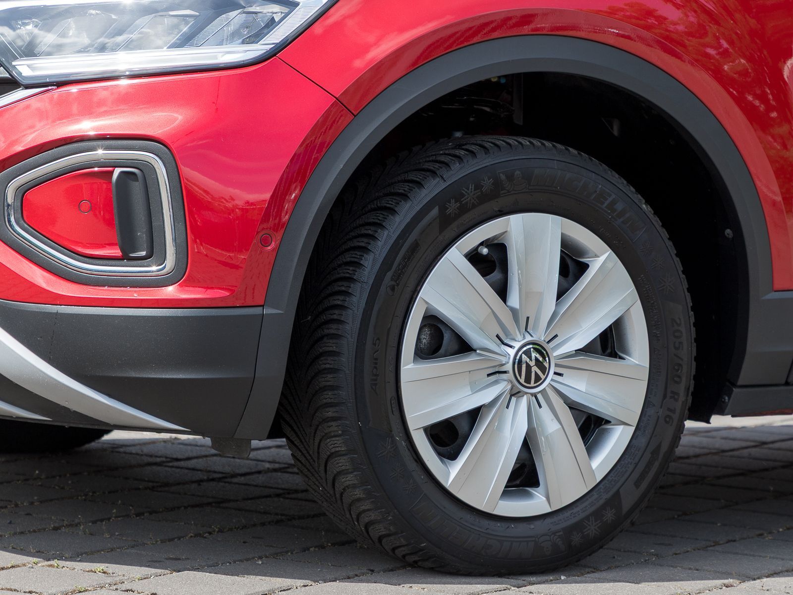 Volkswagen T-Roc 1.0 TSI - Samsaru's Car Outlet