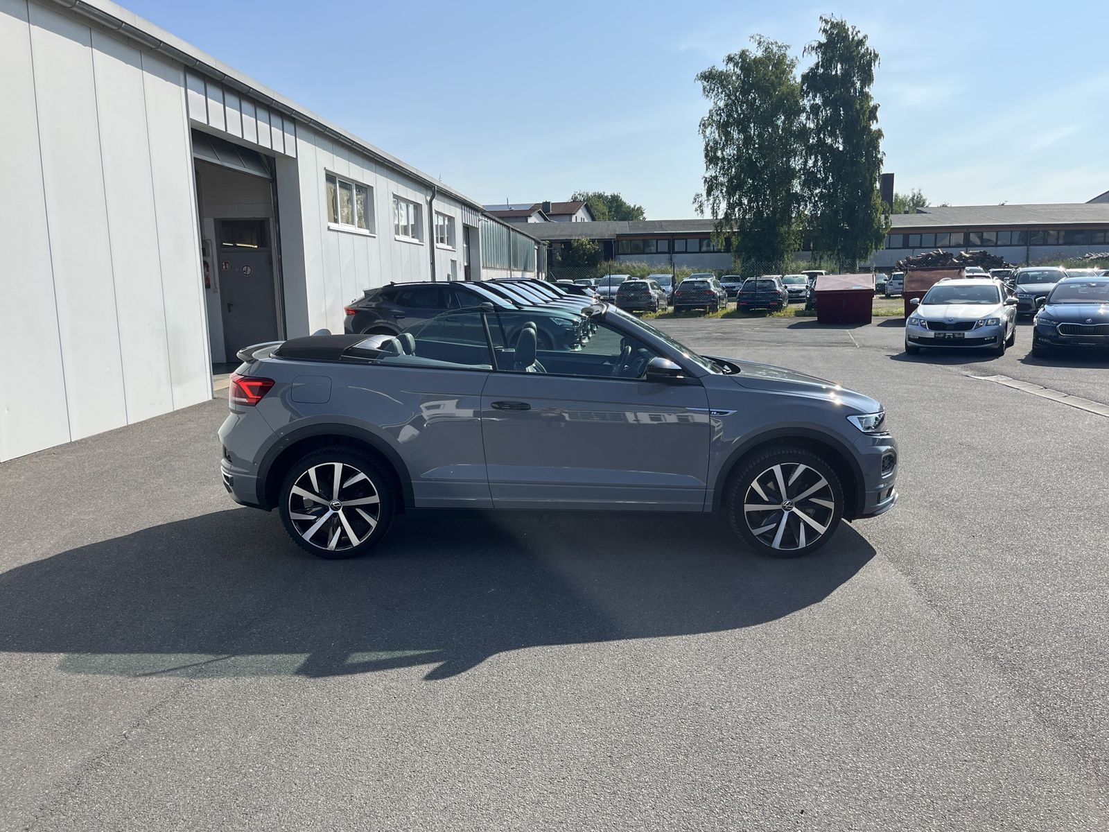 Volkswagen T-Roc 1.5 TSI R-Line - Samsaru's Car Outlet