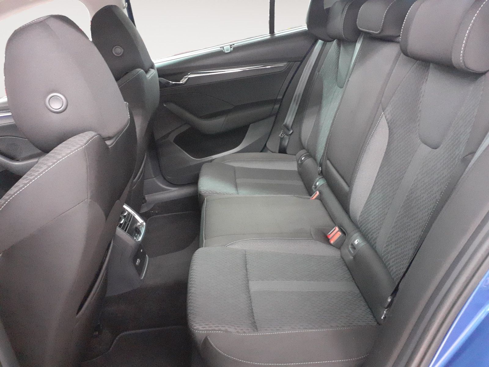 Skoda Octavia Combi 2.0TDI Style - Samsaru's Car Outlet