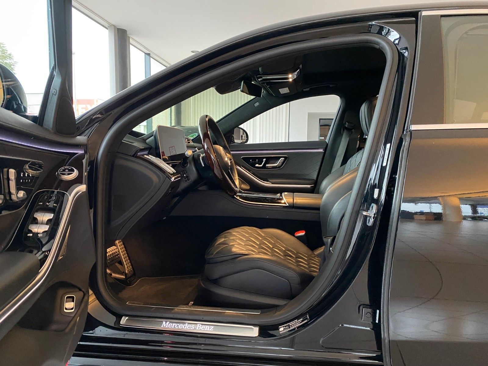 Mercedes-Benz S 580 4M L AMG Line - Samsaru's Car Outlet